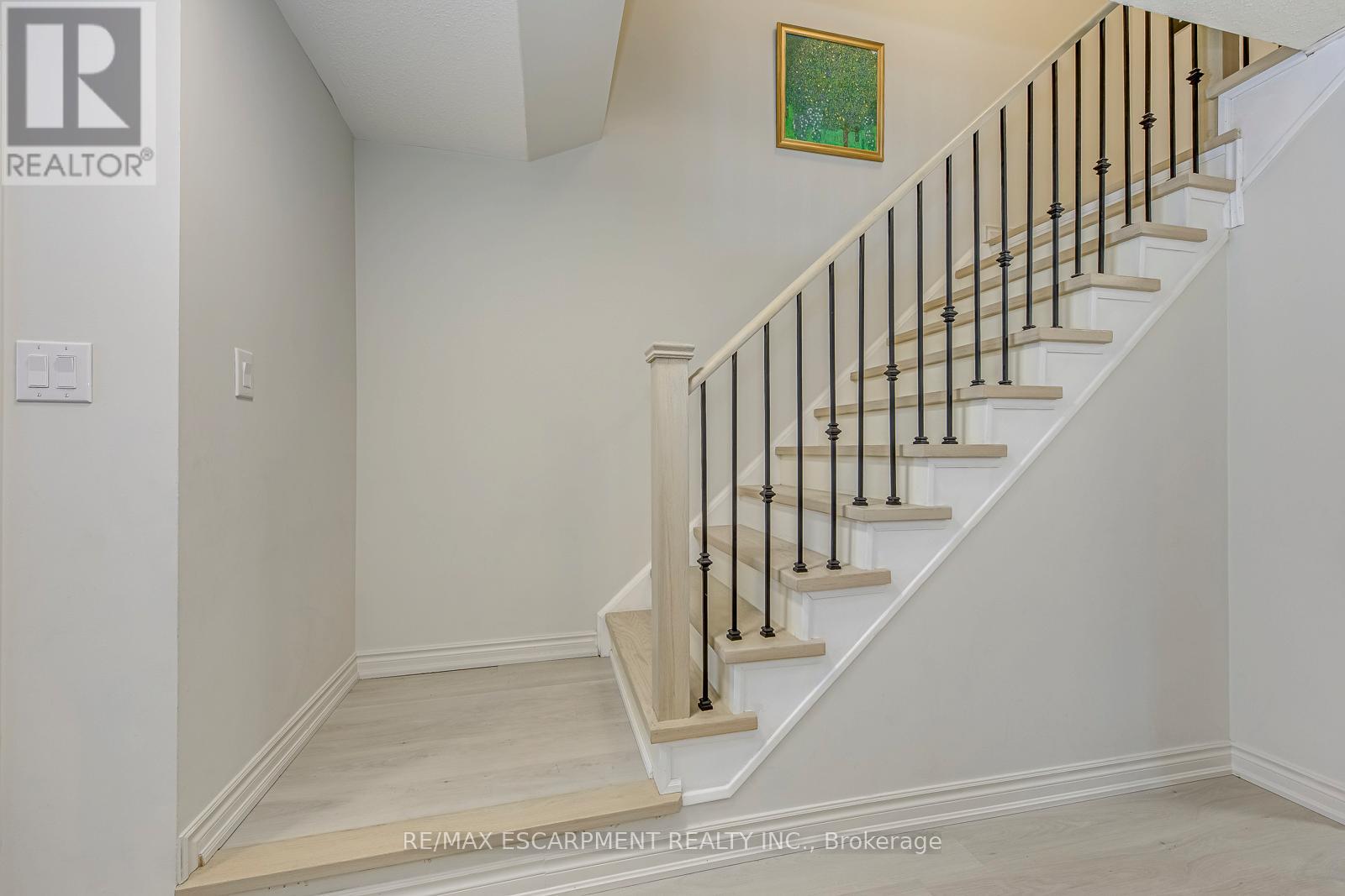 2468 Newcastle Crescent, Oakville, Ontario  L6M 4P3 - Photo 10 - W12905794