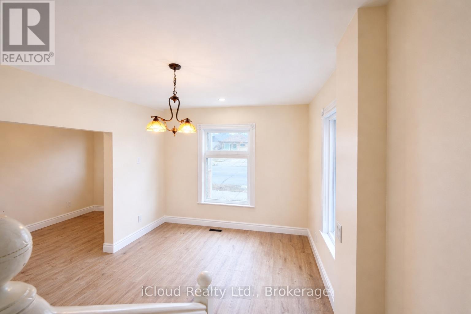 405 Upper Wentworth Street, Hamilton, Ontario  L9A 4T4 - Photo 5 - X12898258