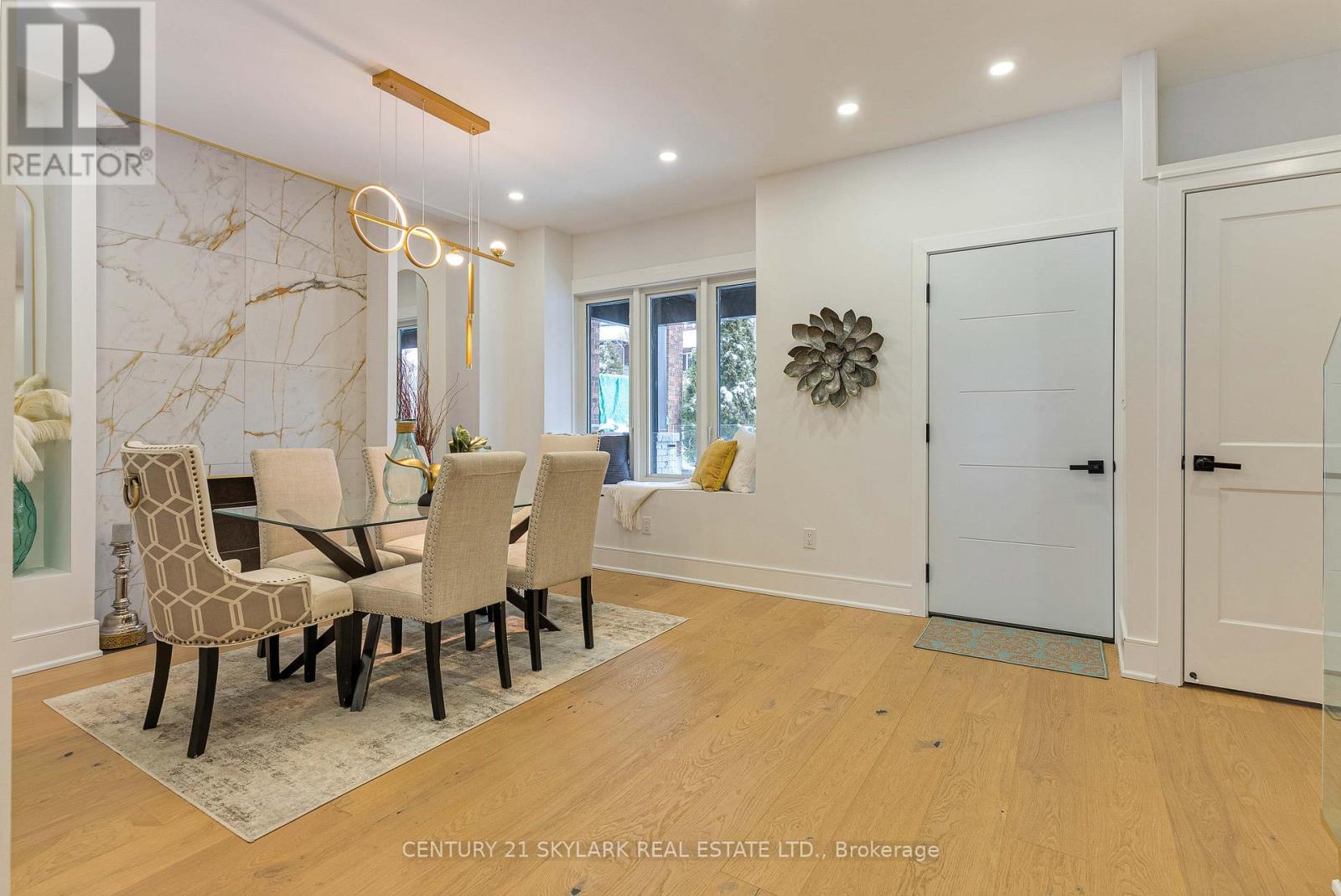 208 Gainsborough Road, Toronto, Ontario  M4L 3C6 - Photo 5 - E12816994