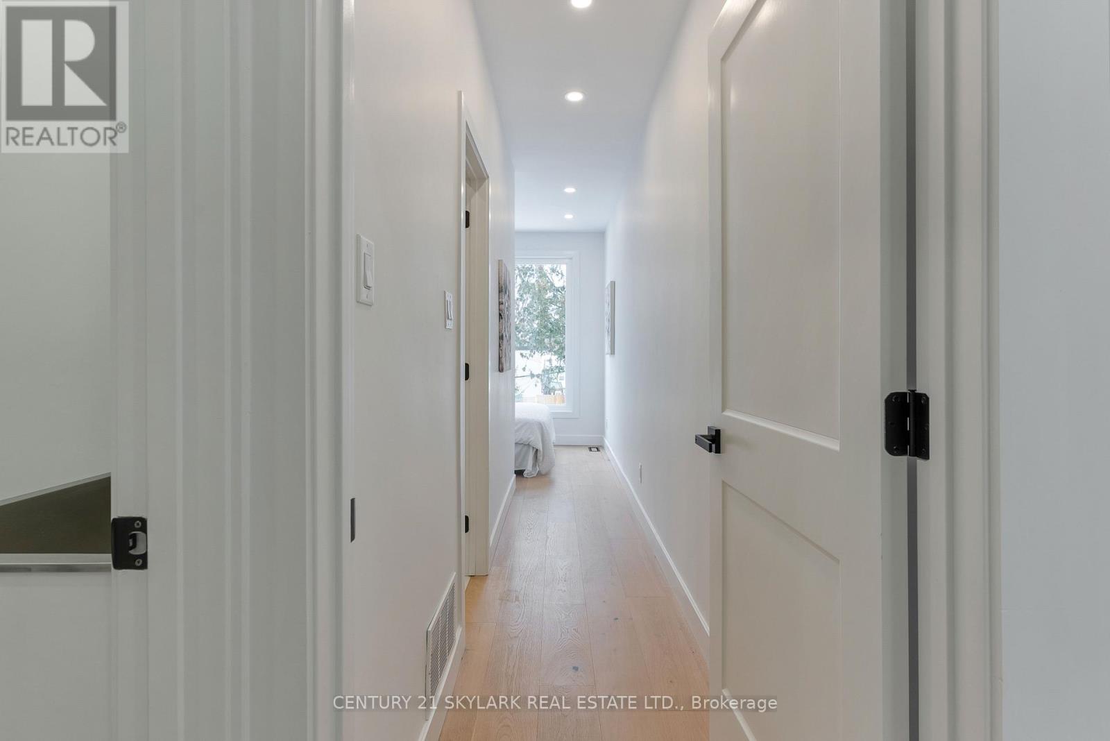 208 Gainsborough Road, Toronto, Ontario  M4L 3C6 - Photo 21 - E12816994