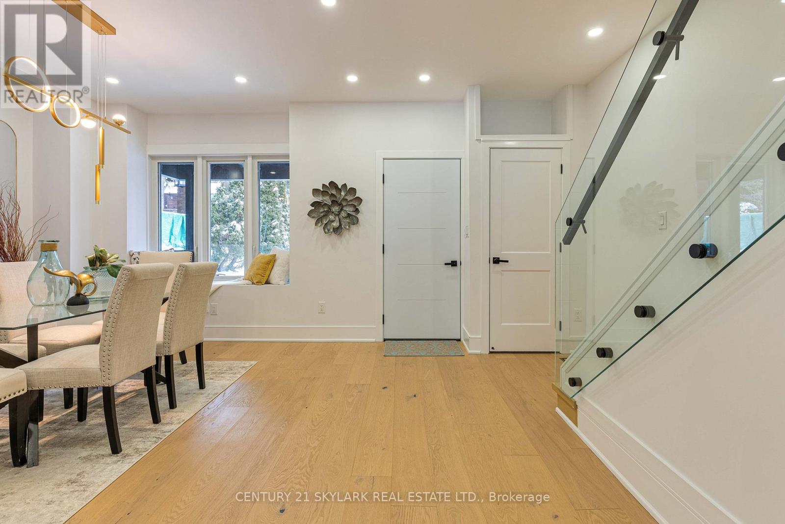 208 Gainsborough Road, Toronto, Ontario  M4L 3C6 - Photo 6 - E12816994