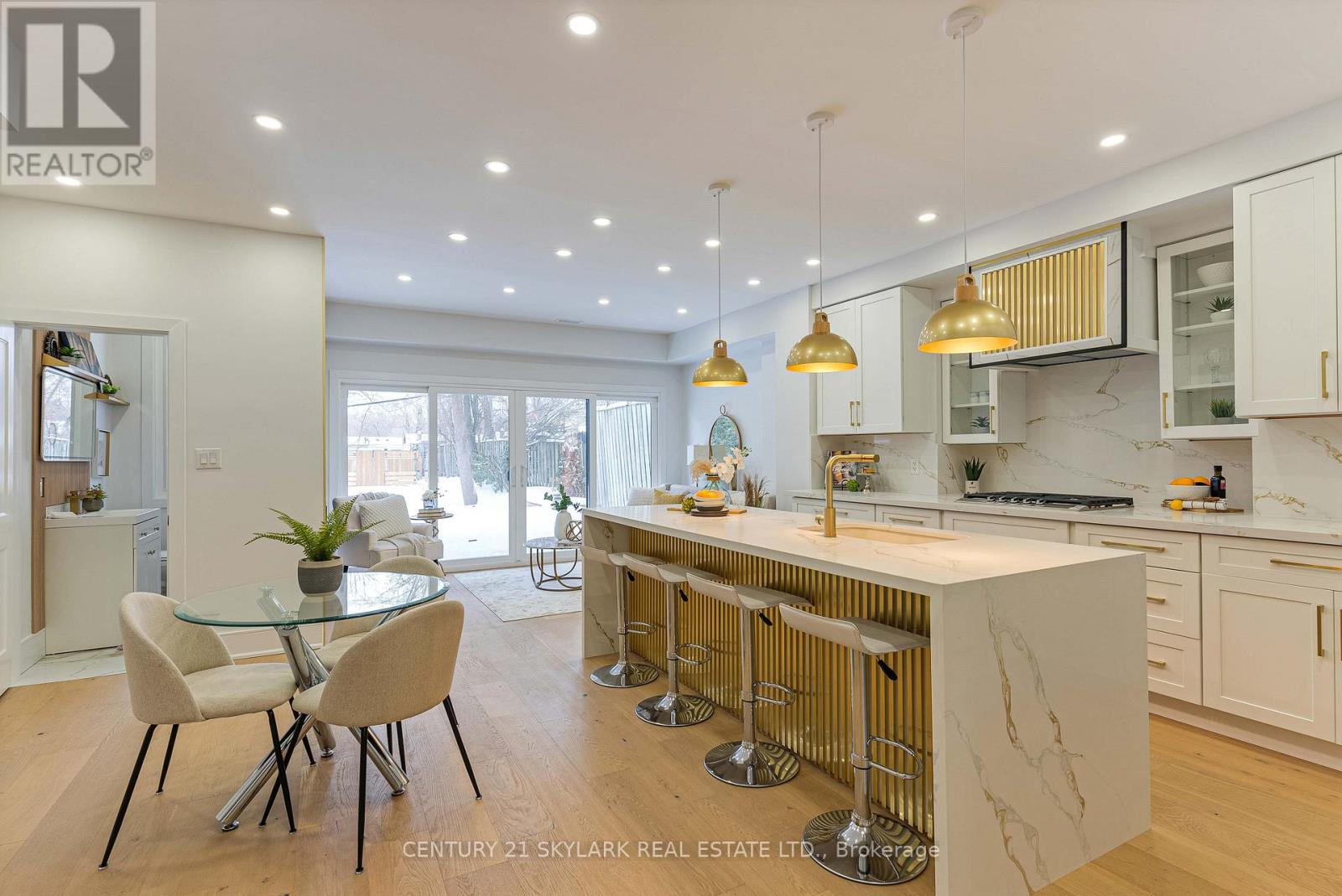 208 Gainsborough Road, Toronto, Ontario  M4L 3C6 - Photo 12 - E12816994