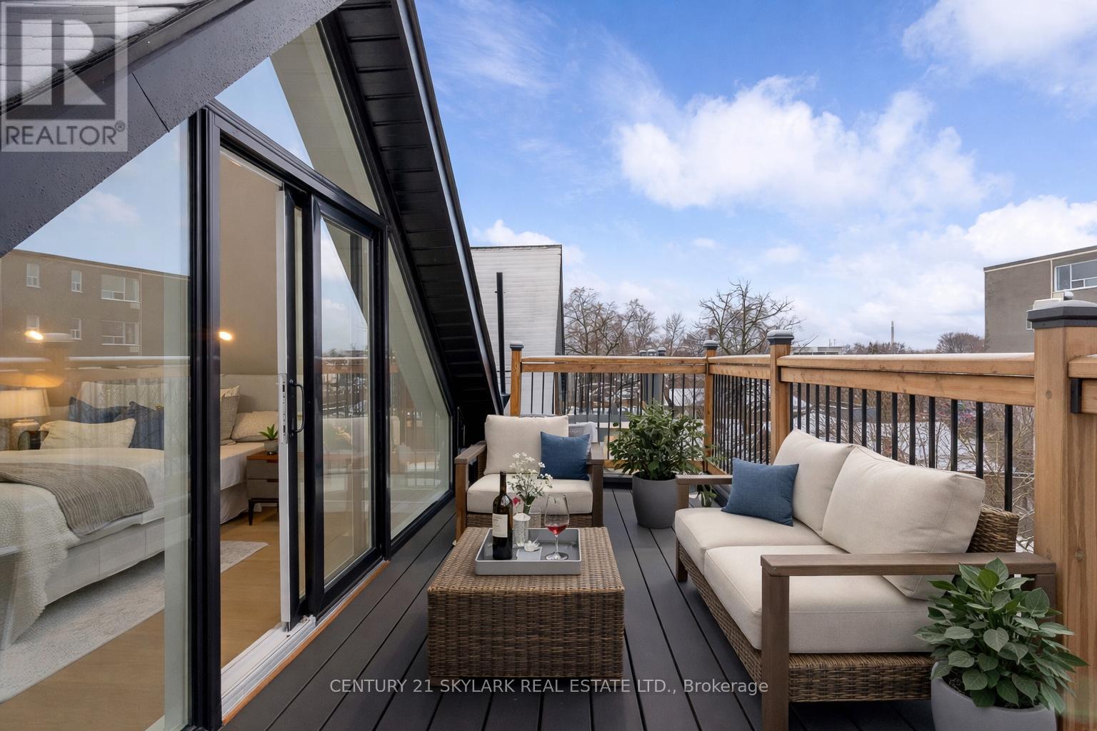 208 Gainsborough Road, Toronto, Ontario  M4L 3C6 - Photo 36 - E12816994