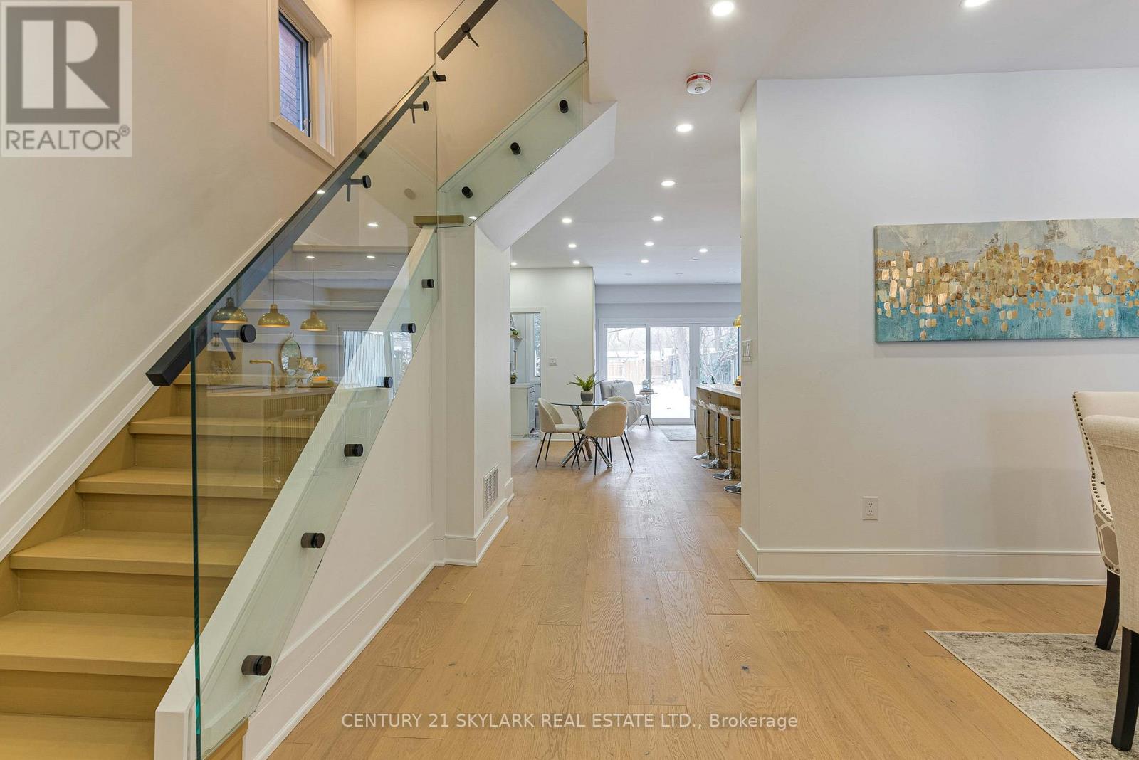 208 Gainsborough Road, Toronto, Ontario  M4L 3C6 - Photo 9 - E12816994