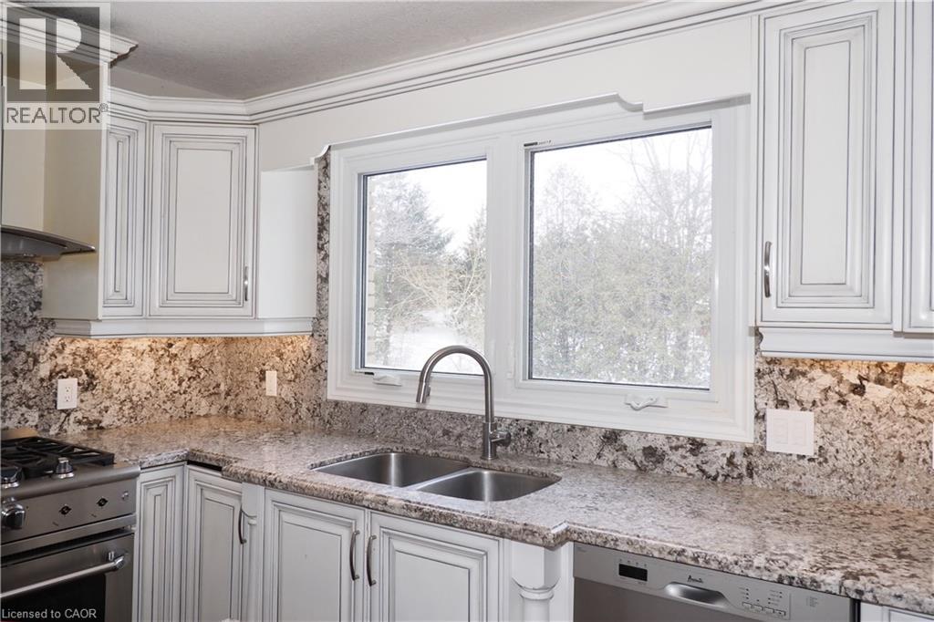 11 Norbert Place, Kitchener, Ontario  N2K 1E5 - Photo 11 - 40811979