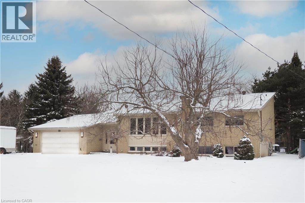 11 Norbert Place, Kitchener, Ontario  N2K 1E5 - Photo 2 - 40811979