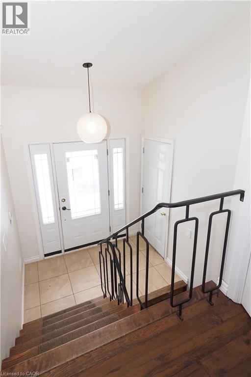 11 Norbert Place, Kitchener, Ontario  N2K 1E5 - Photo 3 - 40811979