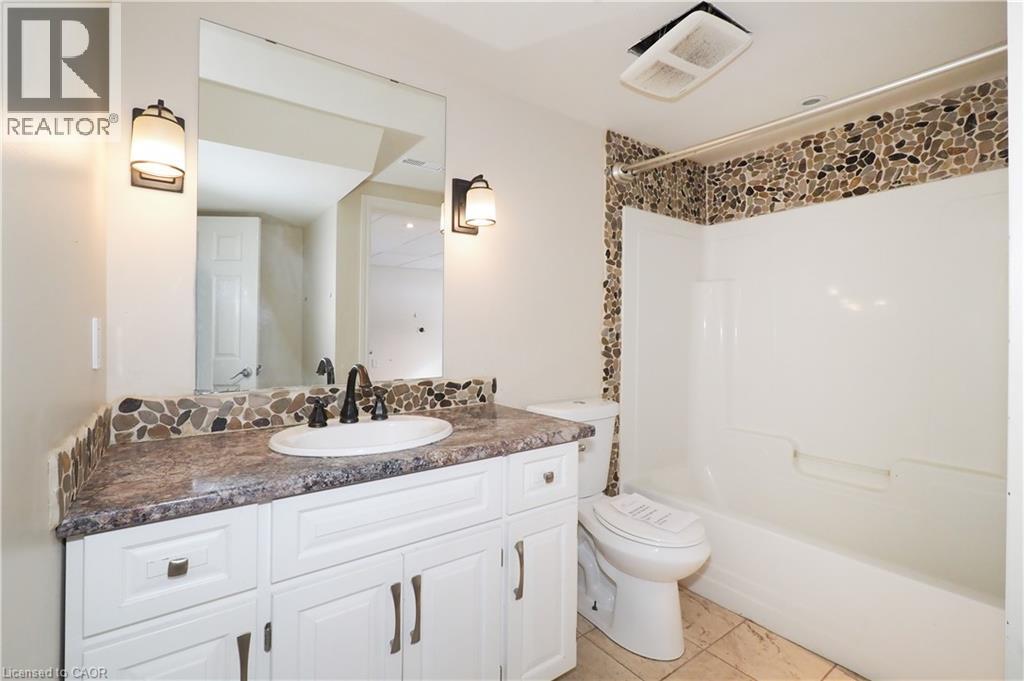 11 Norbert Place, Kitchener, Ontario  N2K 1E5 - Photo 31 - 40811979