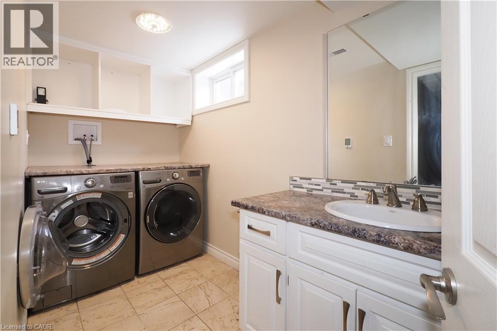 11 Norbert Place, Kitchener, Ontario  N2K 1E5 - Photo 33 - 40811979