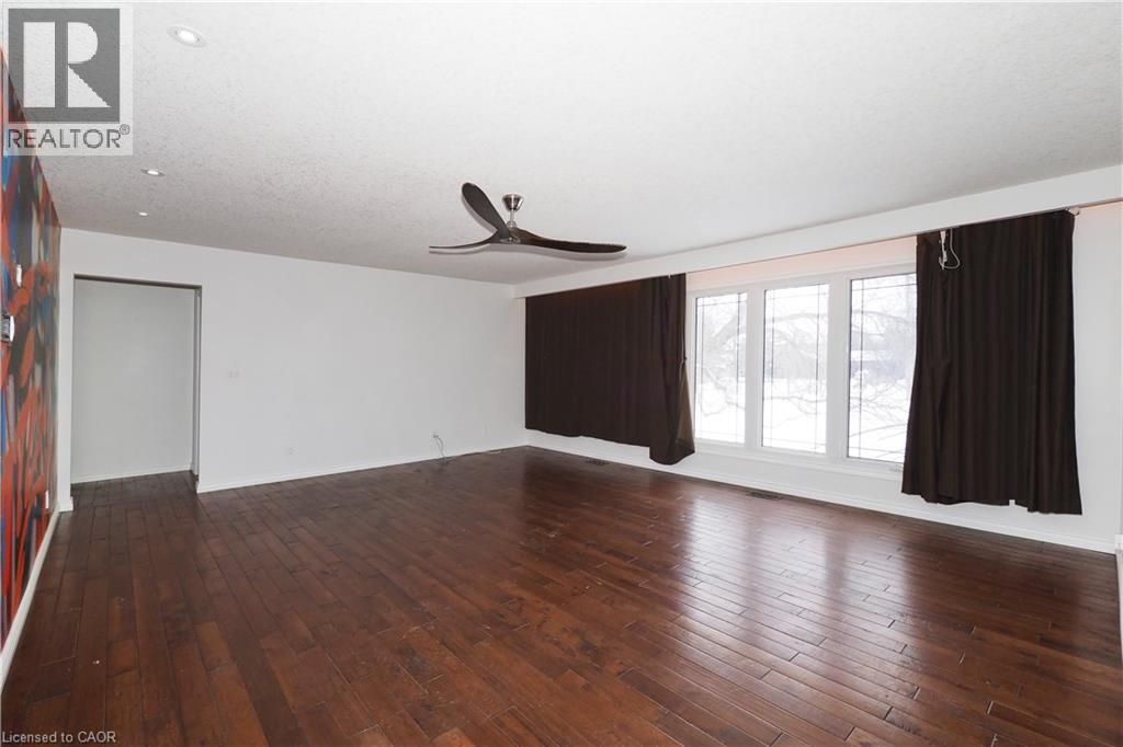 11 Norbert Place, Kitchener, Ontario  N2K 1E5 - Photo 4 - 40811979