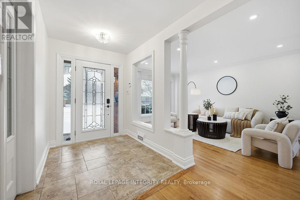 50 Rosenfeld Crescent, Ottawa, Ontario K2K 2L2 - Photo 4 - X12905988