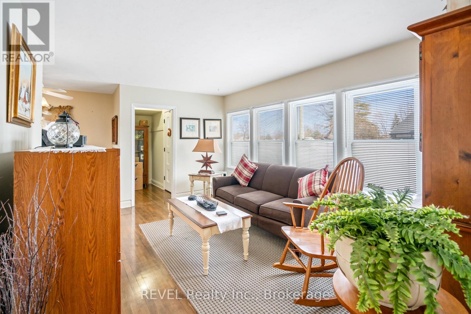 18 Valley Road, St. Catharines, Ontario  L2S 1Y6 - Photo 13 - X12906004