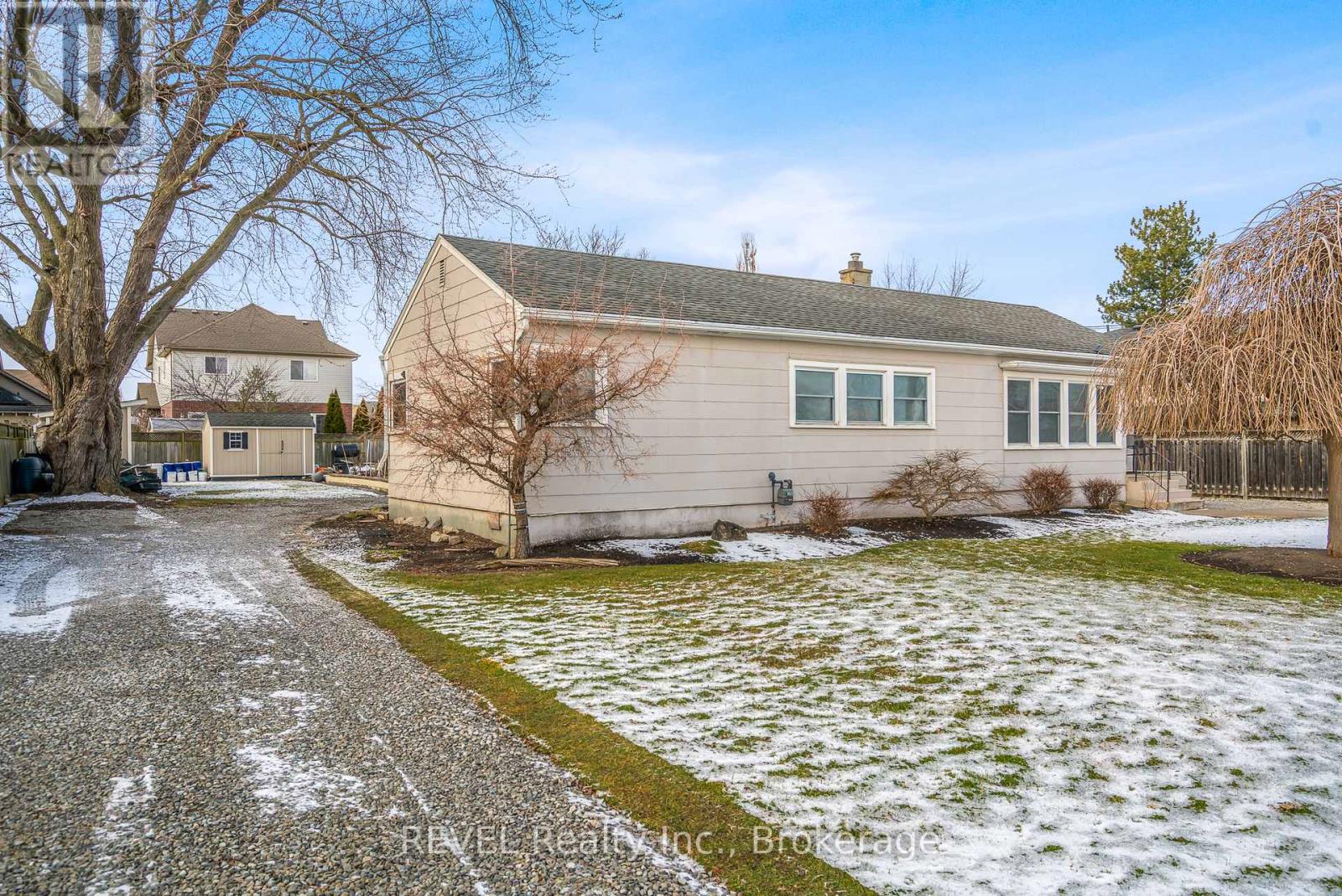 18 Valley Road, St. Catharines, Ontario  L2S 1Y6 - Photo 14 - X12906004