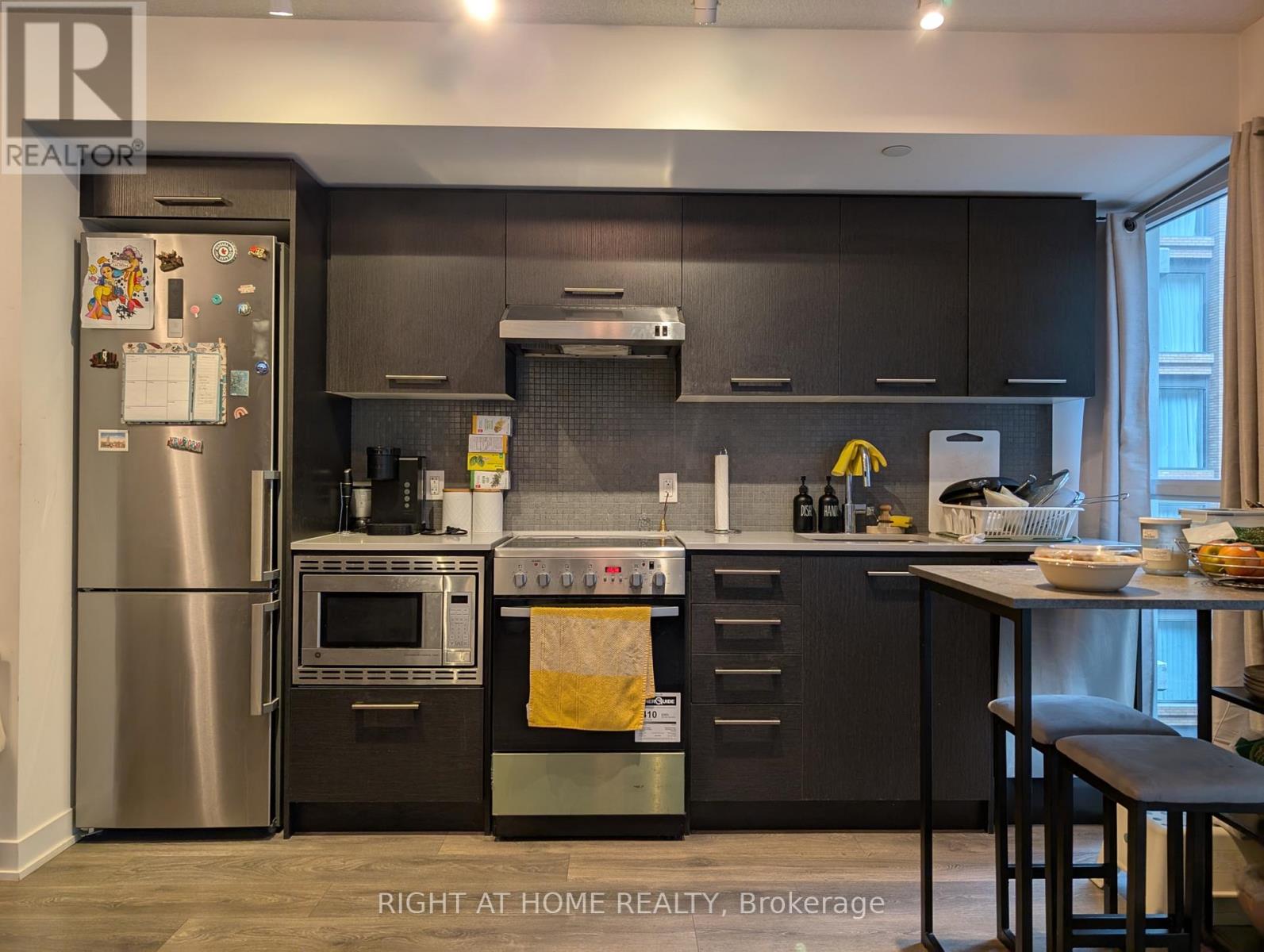 915 - 87 PETER STREET, Toronto, Ontario