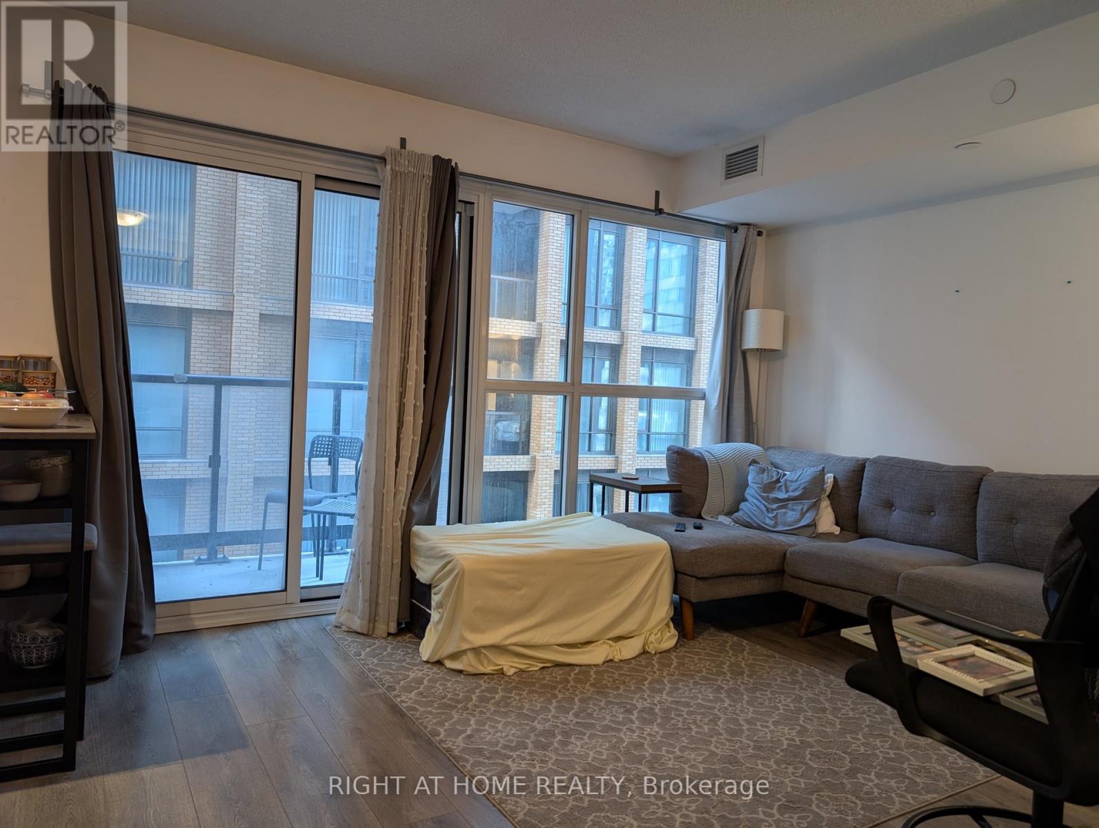 915 - 87 Peter Street, Toronto, Ontario  M5V 0P1 - Photo 2 - C12905980