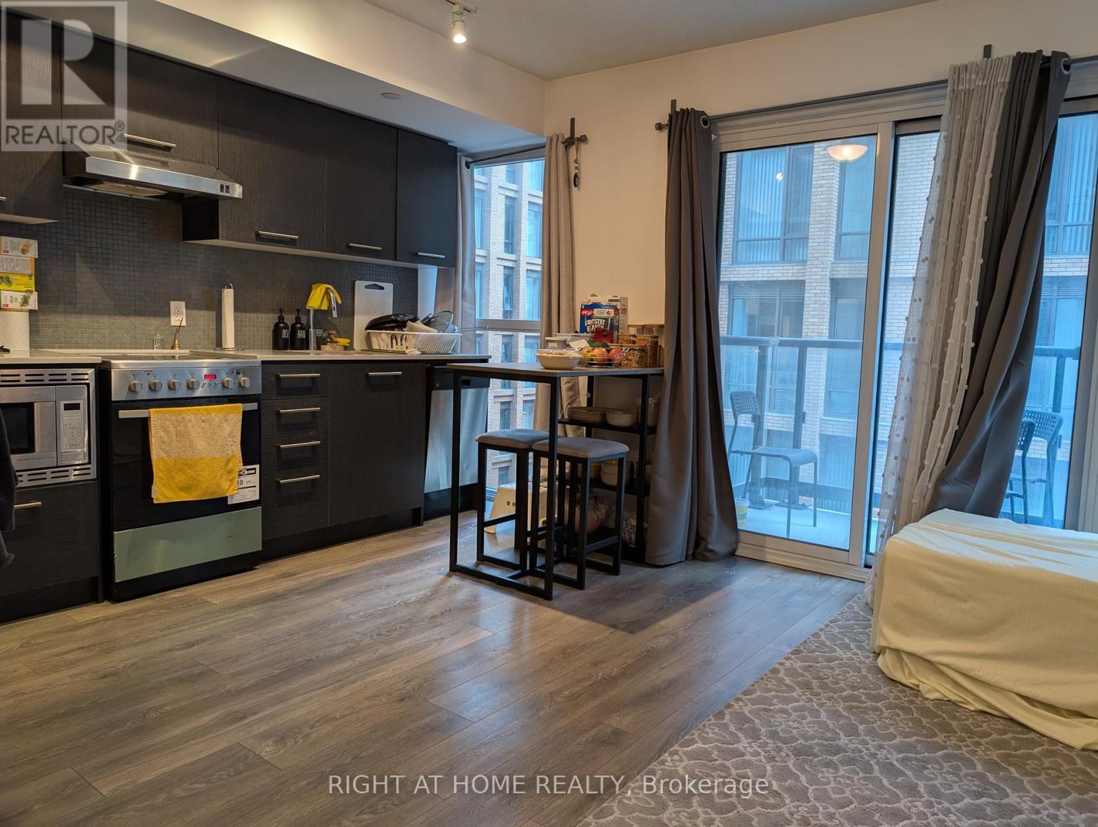 915 - 87 Peter Street, Toronto, Ontario  M5V 0P1 - Photo 4 - C12905980