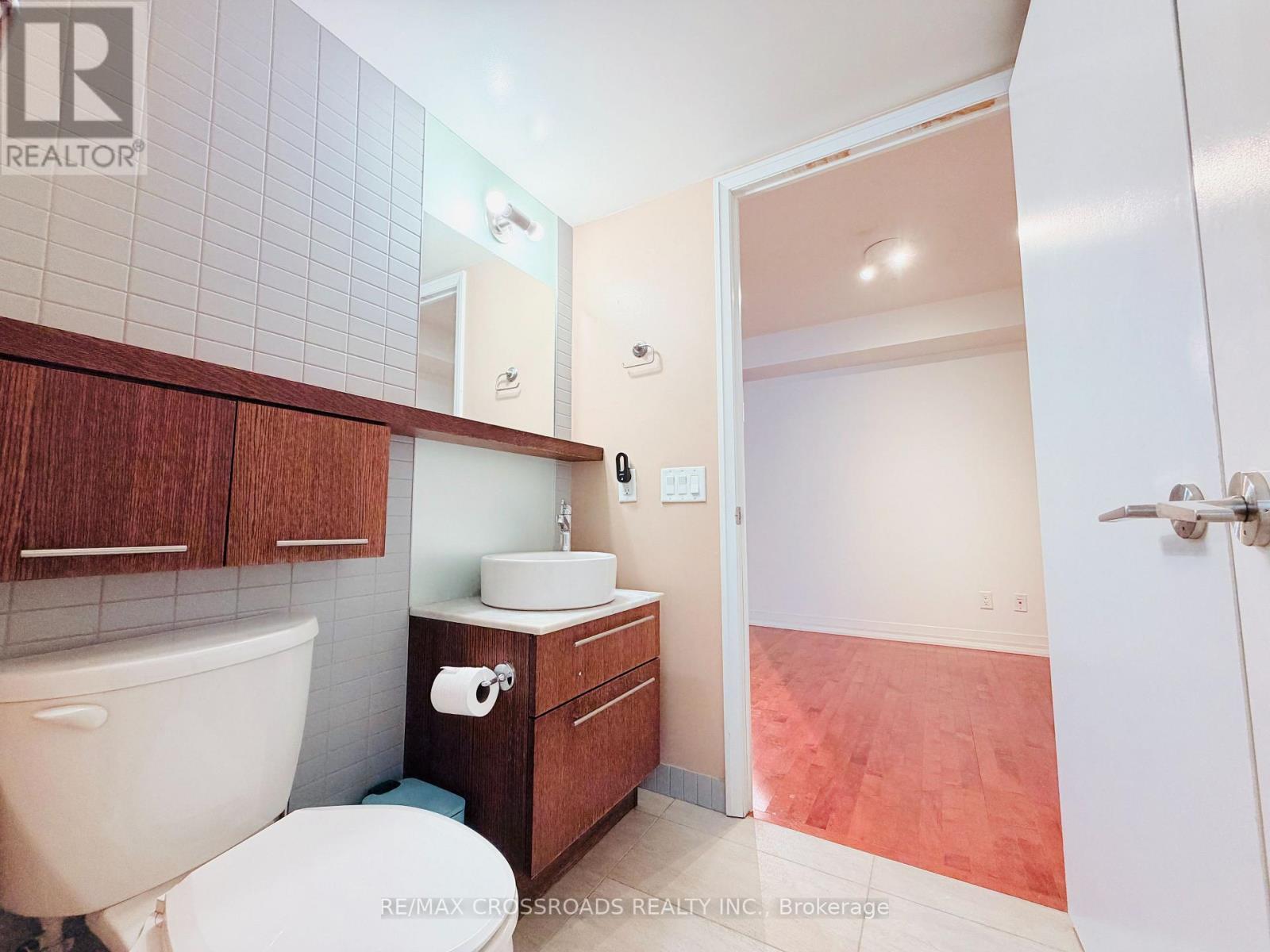 503 - 21 Carlton Street, Toronto, Ontario  M5B 1L3 - Photo 8 - C12905982