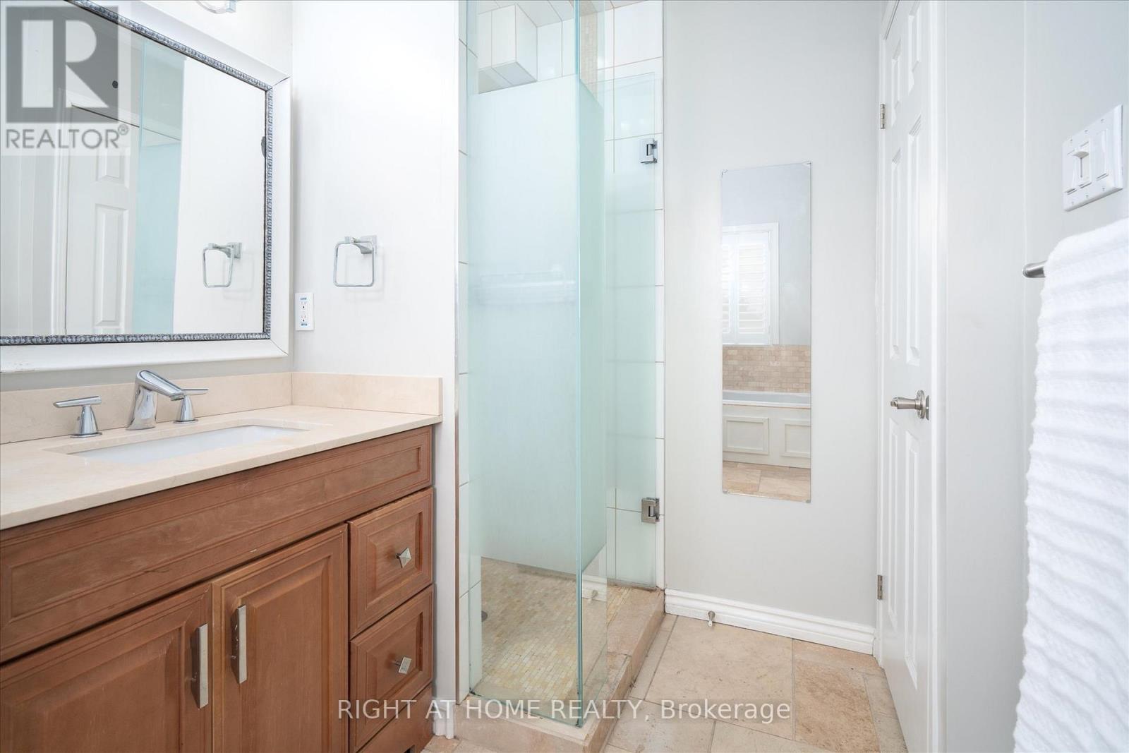 1149 Craven Road, Toronto, Ontario  M4J 4V7 - Photo 14 - E12905976