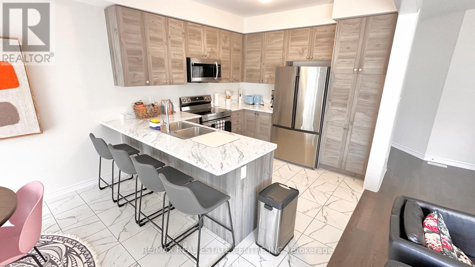 15 Charm Place, Thorold, Ontario  L2V 0K2 - Photo 6 - X12905960