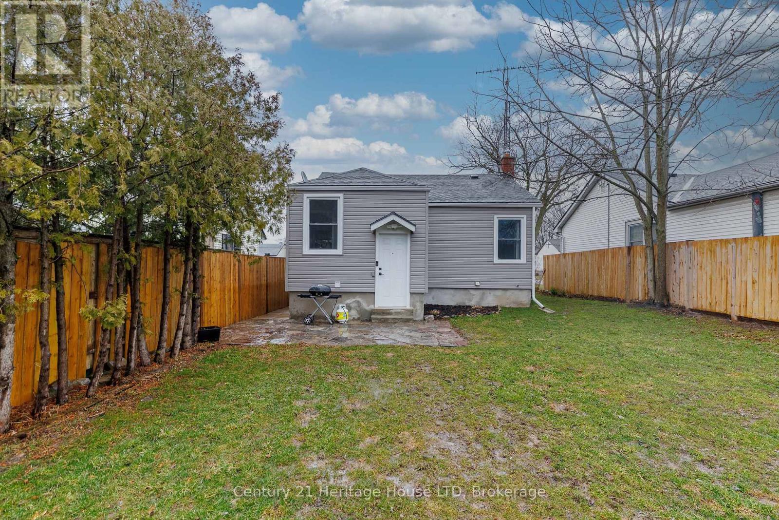 21 Keele Street, St. Catharines (Burleigh Hill), Ontario  L2T 1M8 - Photo 25 - X12906016