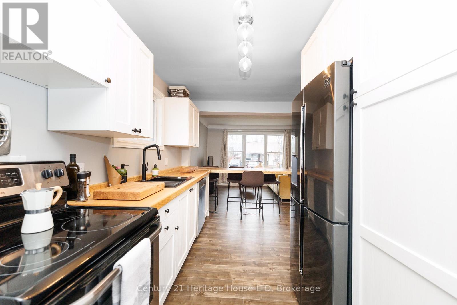 21 Keele Street, St. Catharines (Burleigh Hill), Ontario  L2T 1M8 - Photo 6 - X12906016