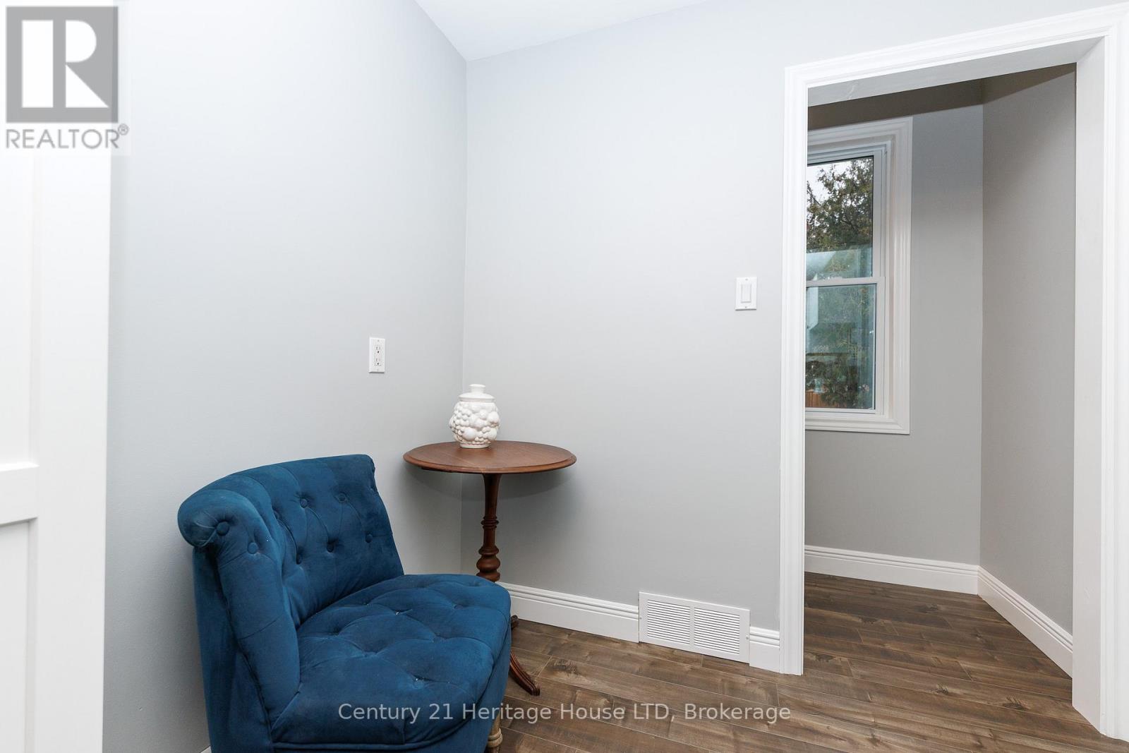 21 Keele Street, St. Catharines (Burleigh Hill), Ontario  L2T 1M8 - Photo 8 - X12906016