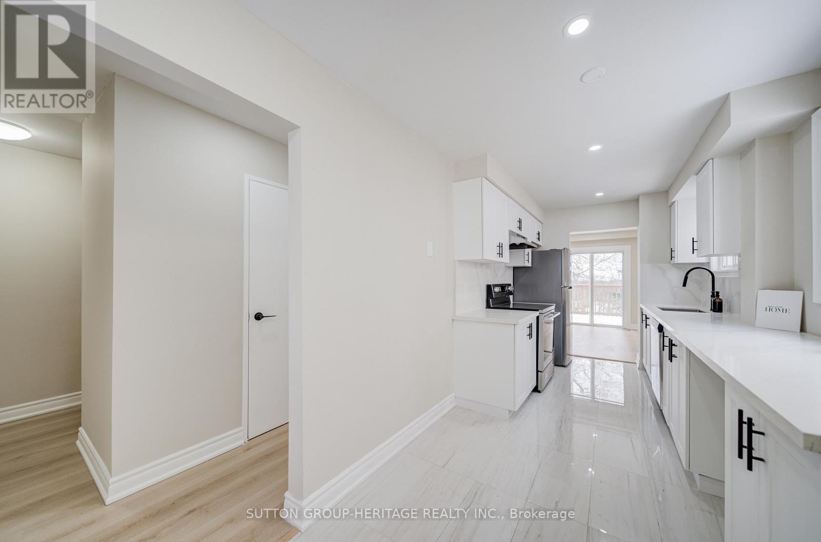 639 Down Crescent, Oshawa, Ontario  L1H 7X9 - Photo 8 - E12904544