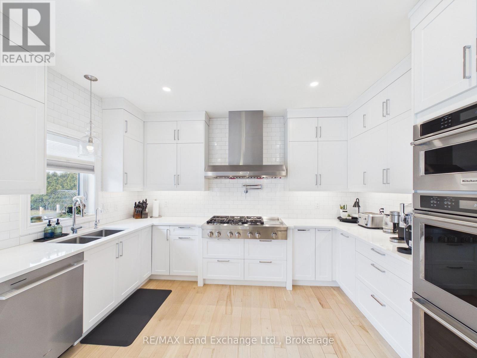 4 Scott Crescent, Huron-Kinloss, Ontario  N2Z 0C6 - Photo 11 - X12906024