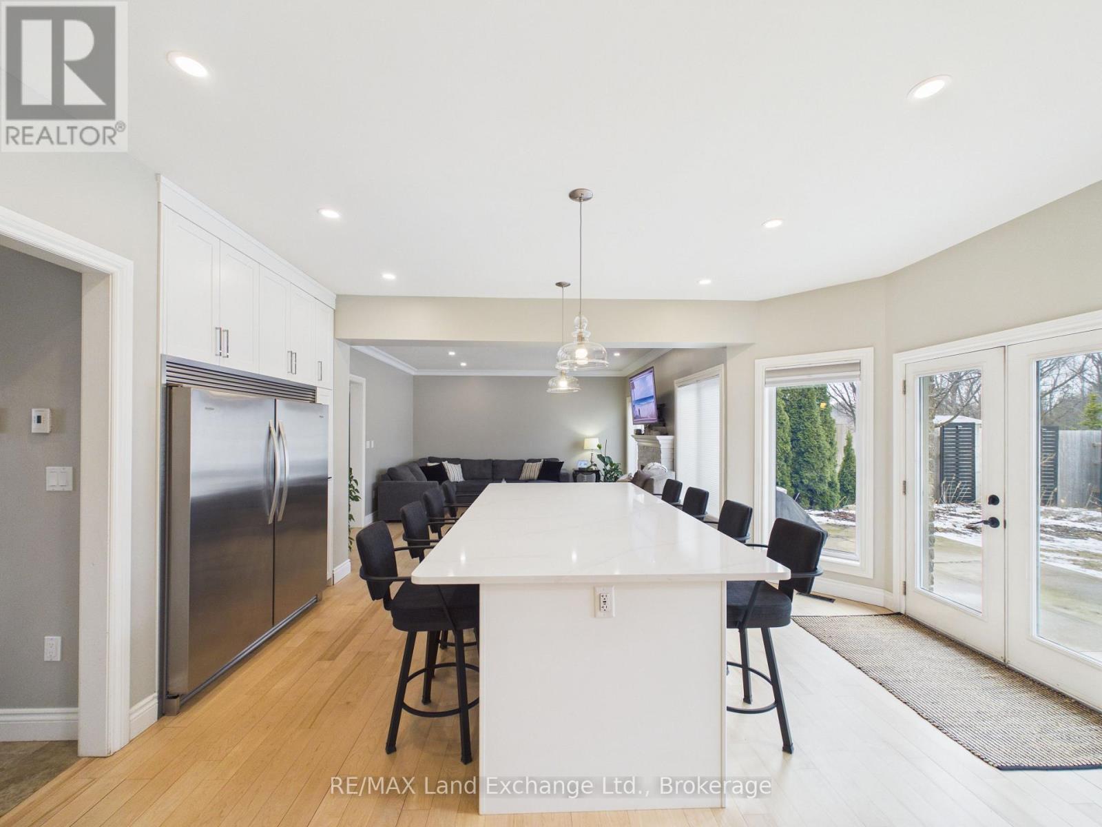 4 Scott Crescent, Huron-Kinloss, Ontario  N2Z 0C6 - Photo 12 - X12906024