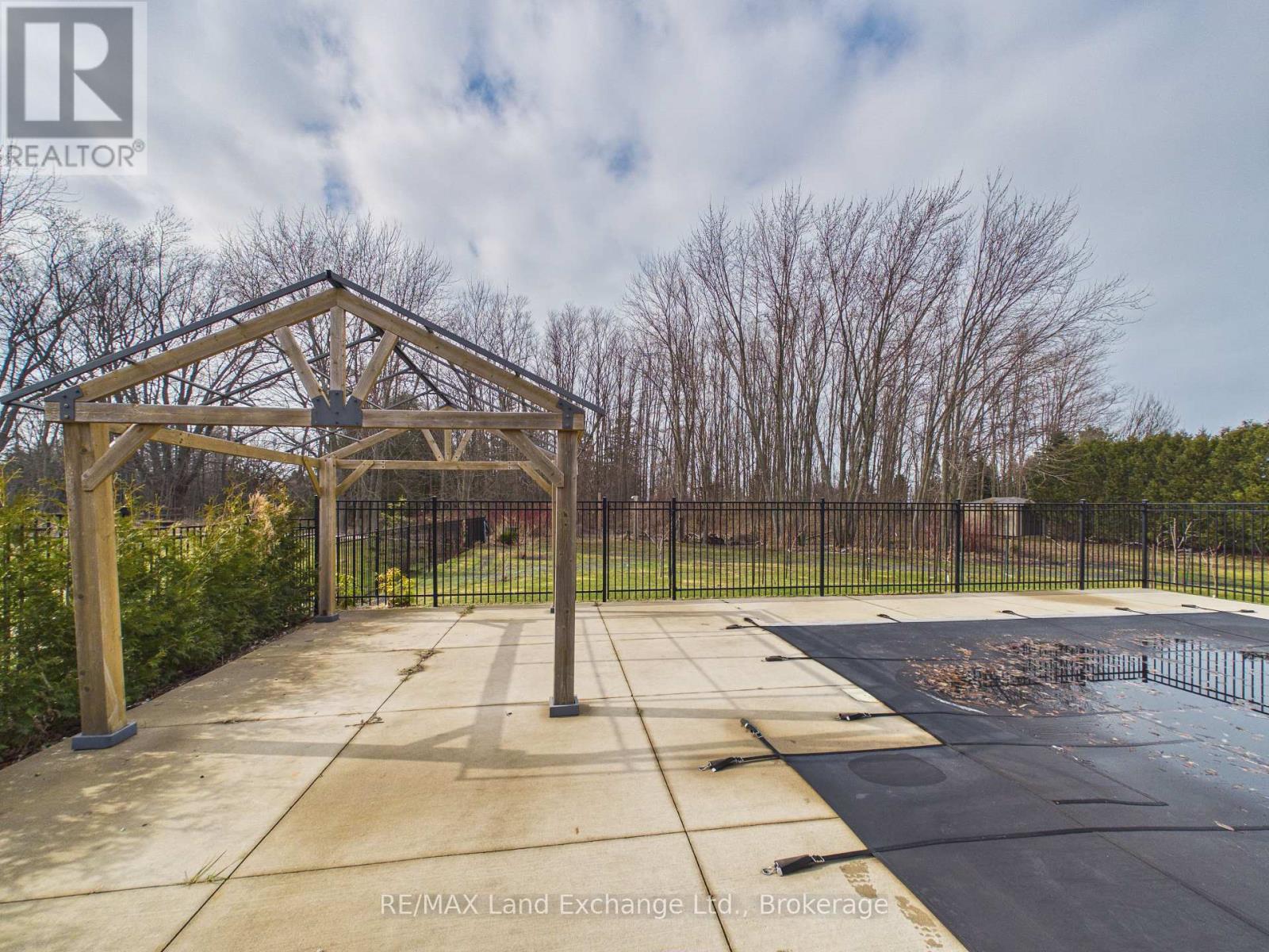 4 Scott Crescent, Huron-Kinloss, Ontario  N2Z 0C6 - Photo 29 - X12906024