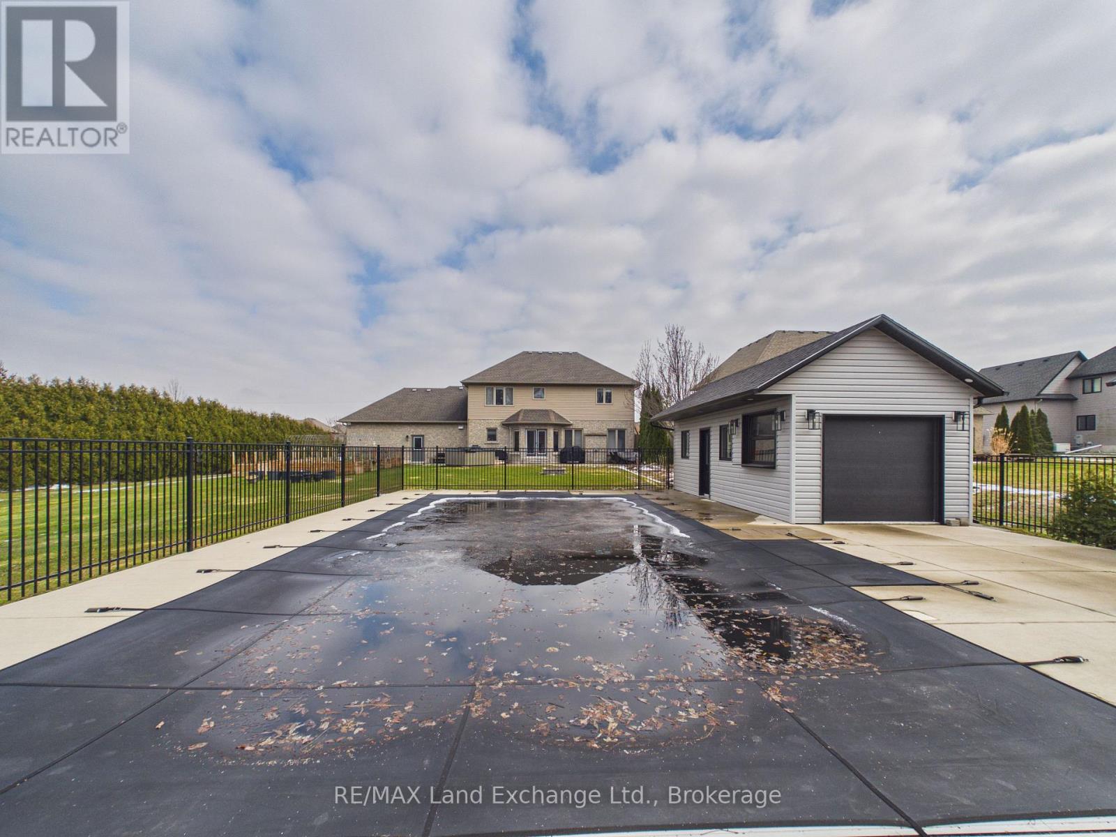 4 Scott Crescent, Huron-Kinloss, Ontario  N2Z 0C6 - Photo 30 - X12906024