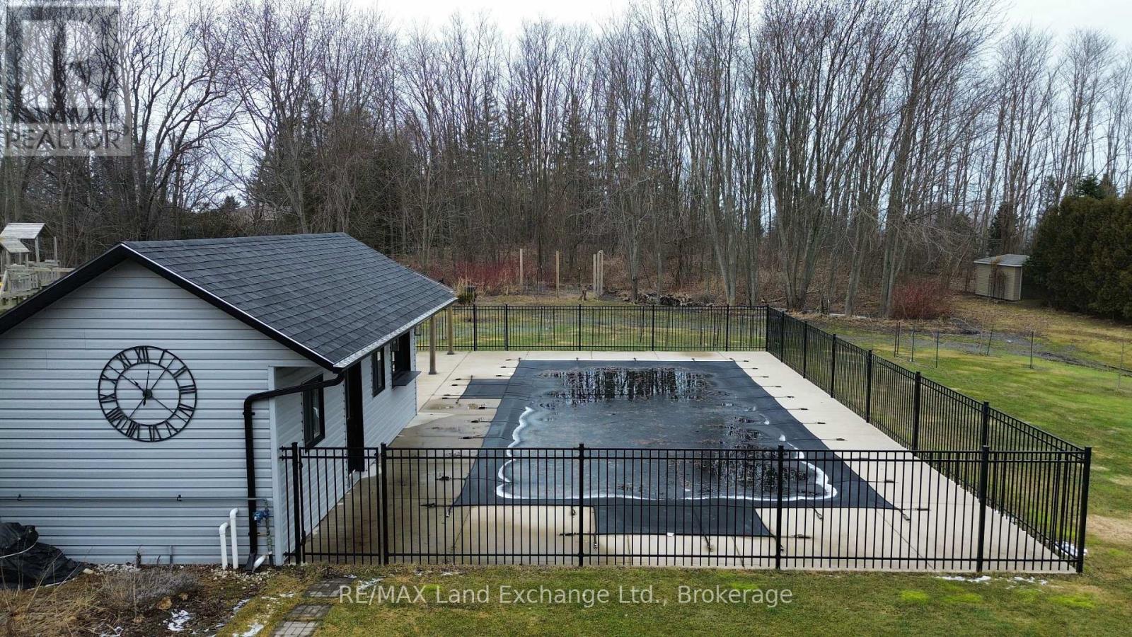 4 Scott Crescent, Huron-Kinloss, Ontario  N2Z 0C6 - Photo 35 - X12906024