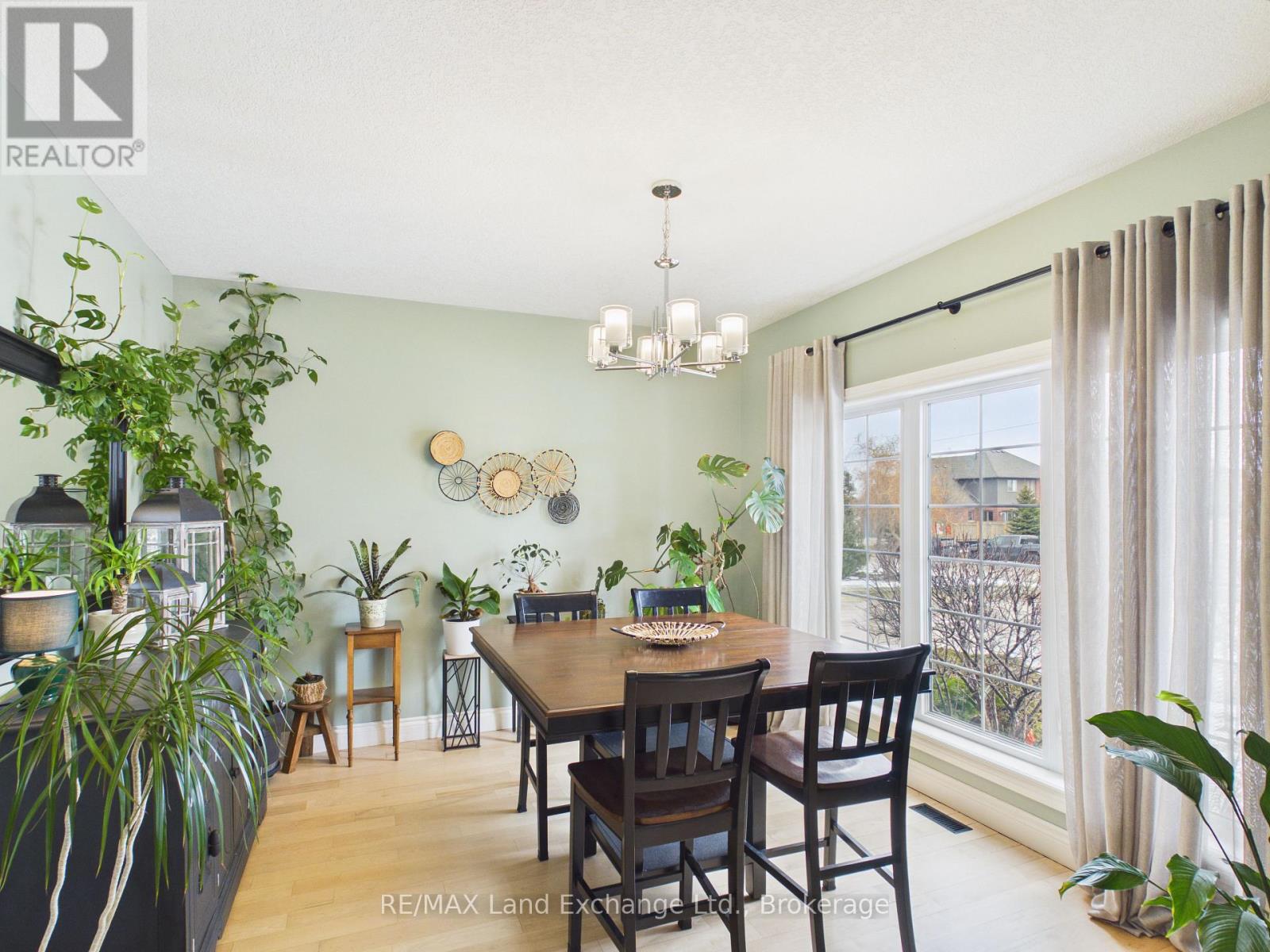 4 Scott Crescent, Huron-Kinloss, Ontario  N2Z 0C6 - Photo 5 - X12906024