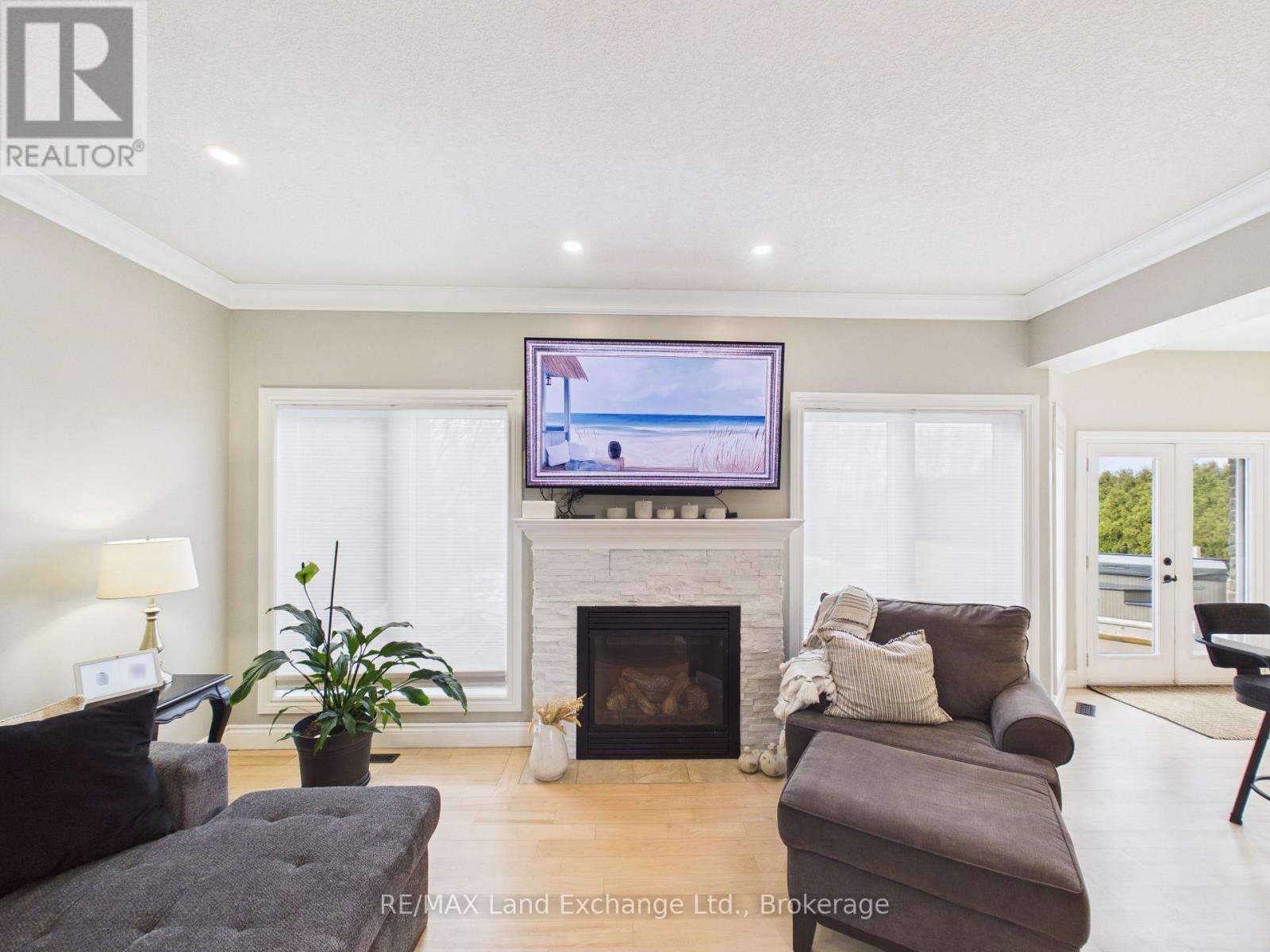 4 Scott Crescent, Huron-Kinloss, Ontario  N2Z 0C6 - Photo 8 - X12906024