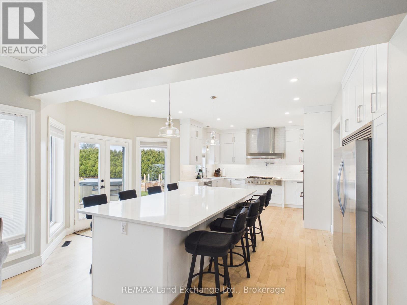 4 Scott Crescent, Huron-Kinloss, Ontario  N2Z 0C6 - Photo 9 - X12906024