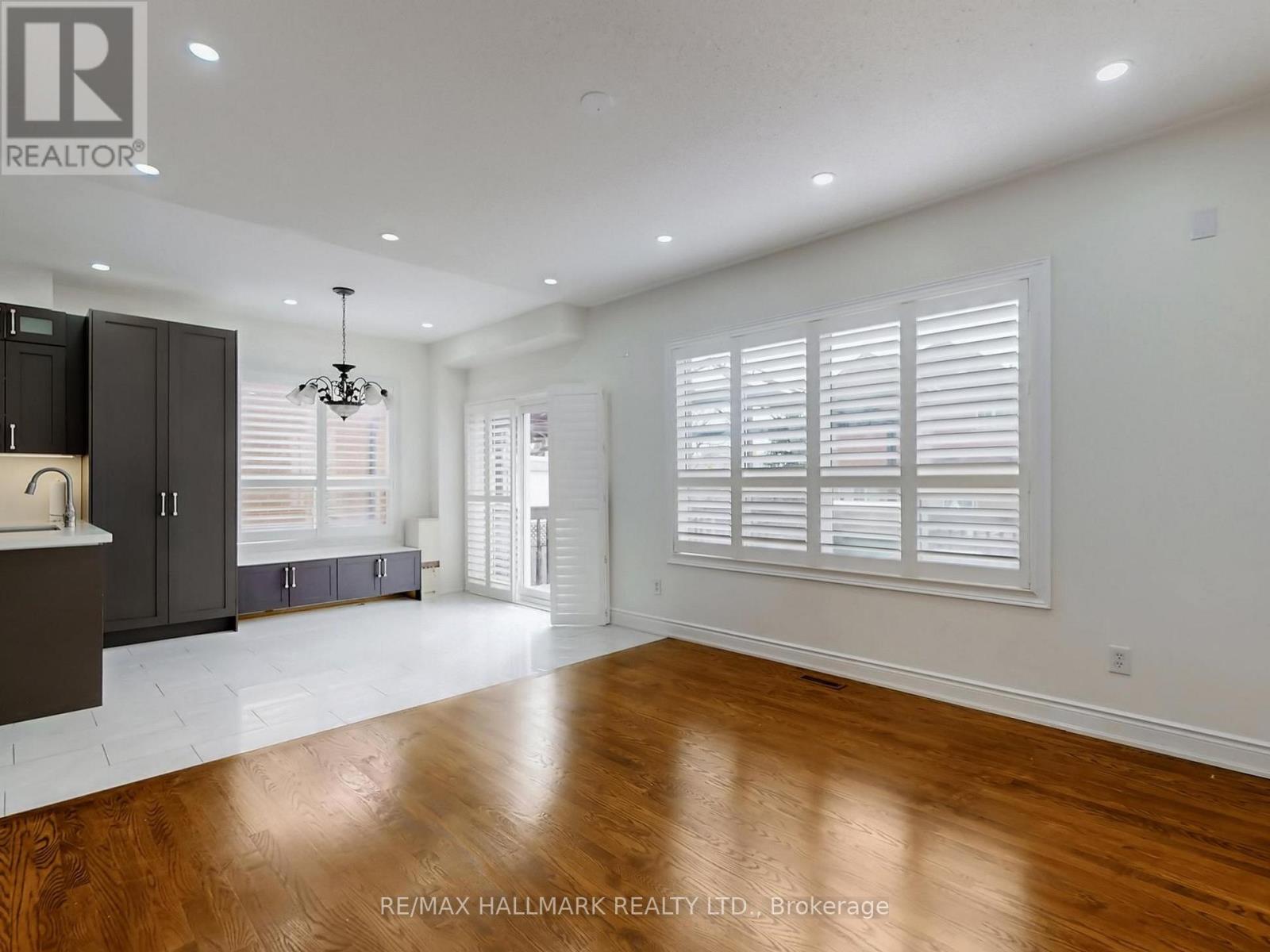 671 Deckhouse Court, Mississauga, Ontario  L5W 1P9 - Photo 10 - W12906012