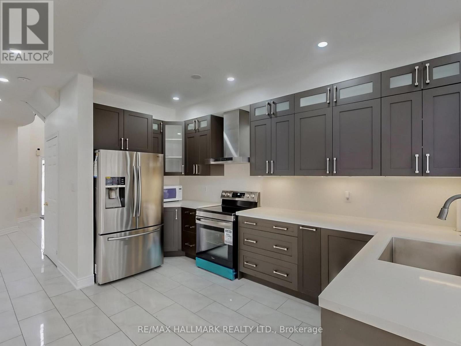 671 Deckhouse Court, Mississauga, Ontario  L5W 1P9 - Photo 12 - W12906012