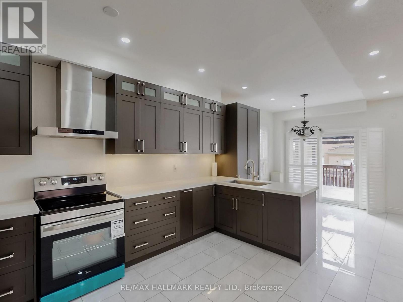 671 Deckhouse Court, Mississauga, Ontario  L5W 1P9 - Photo 13 - W12906012