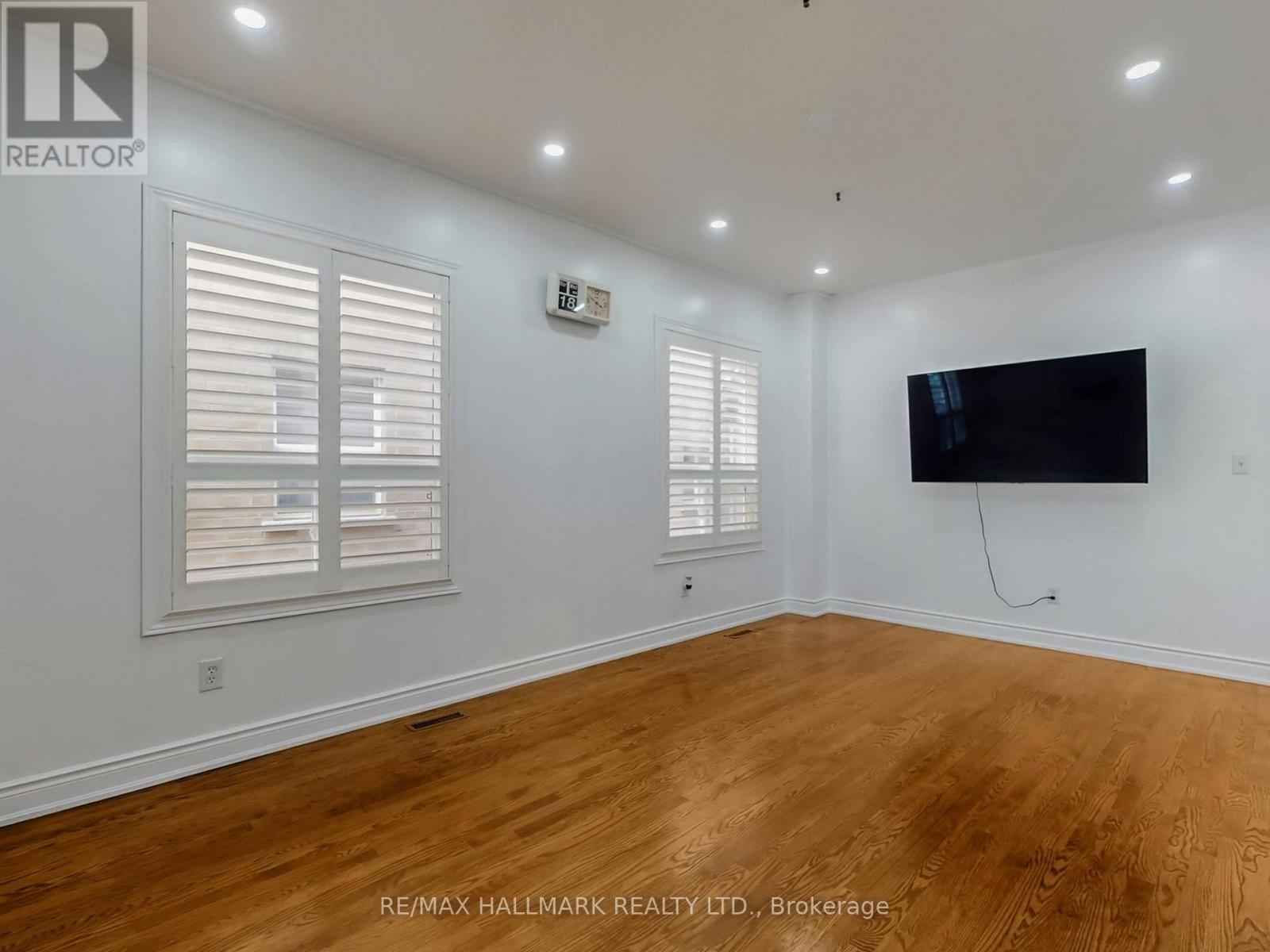 671 Deckhouse Court, Mississauga, Ontario  L5W 1P9 - Photo 6 - W12906012