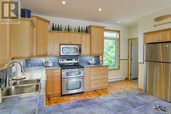 1320 Island 360 Island, Georgian Bay, Ontario  L0K 1S0 - Photo 16 - X12906034