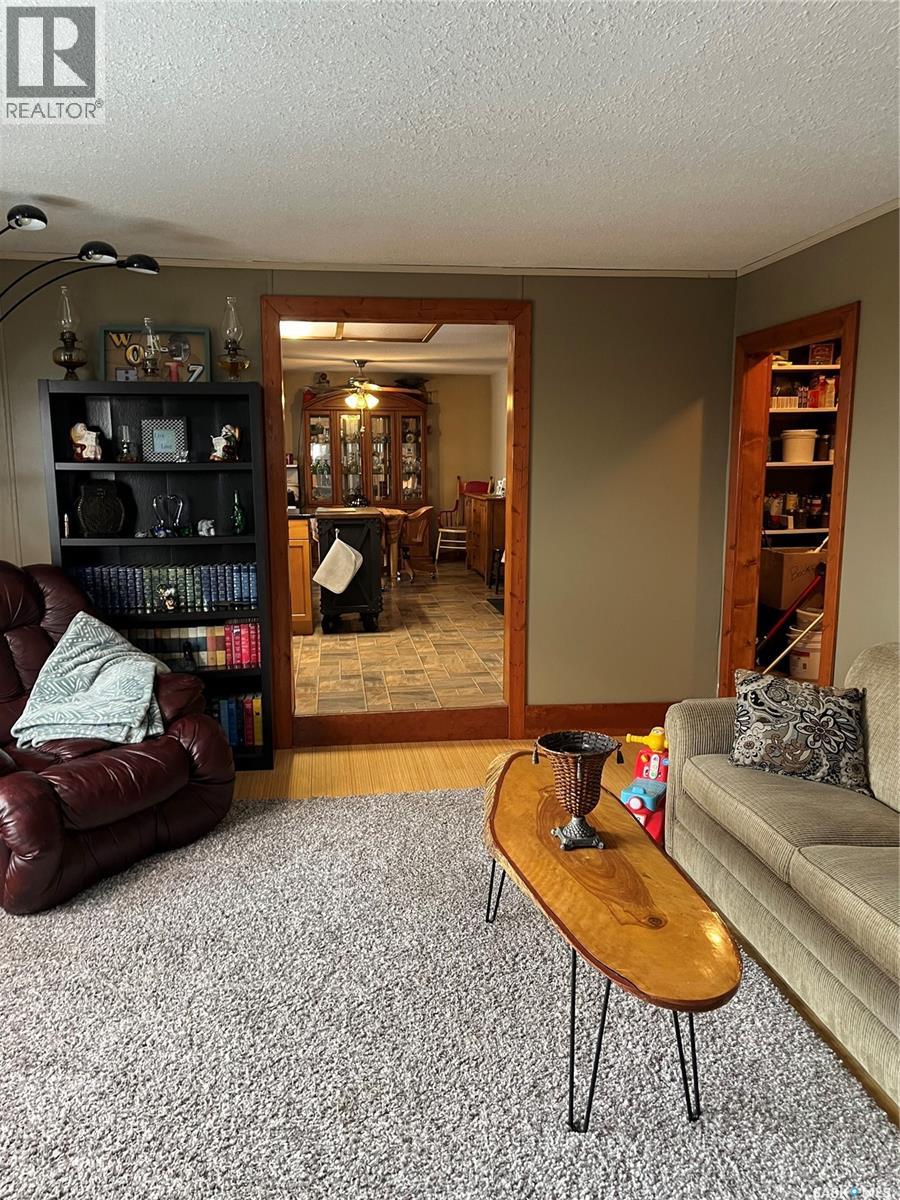 406 Lakeview Avenue, Northern Admin District, Saskatchewan  S0J 1Z0 - Photo 11 - SK030986