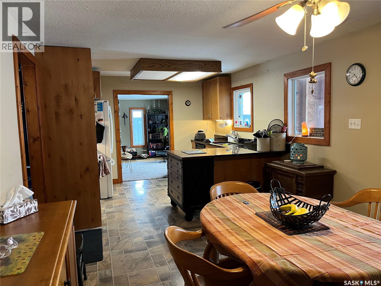 406 Lakeview Avenue, Northern Admin District, Saskatchewan  S0J 1Z0 - Photo 8 - SK030986