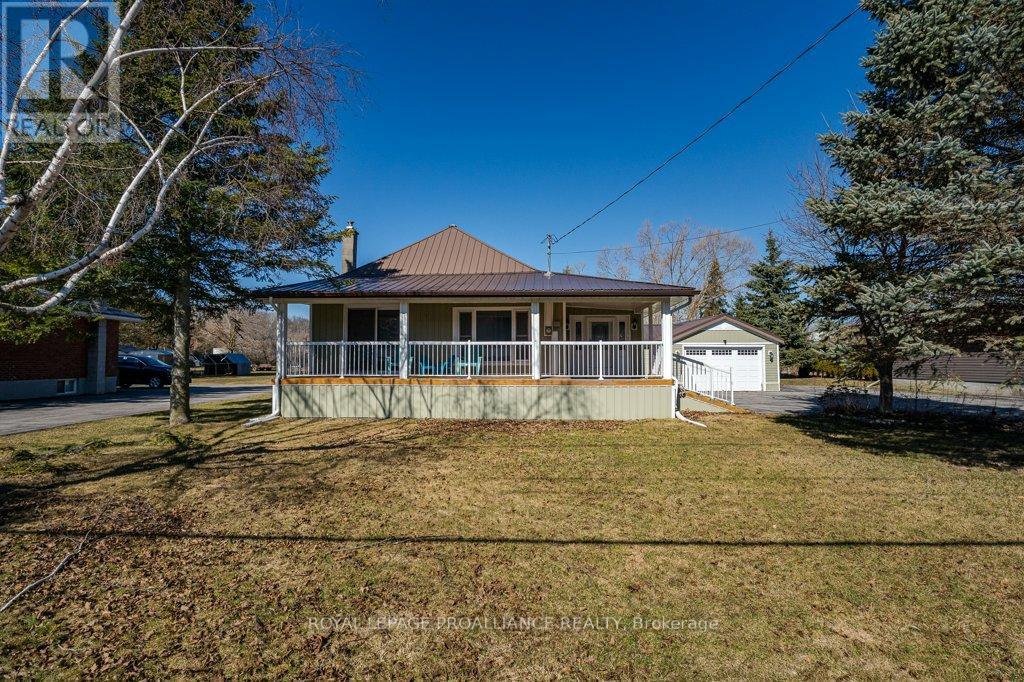 262 South Trent Street, Quinte West, Ontario  K0K 1C0 - Photo 1 - X12906038