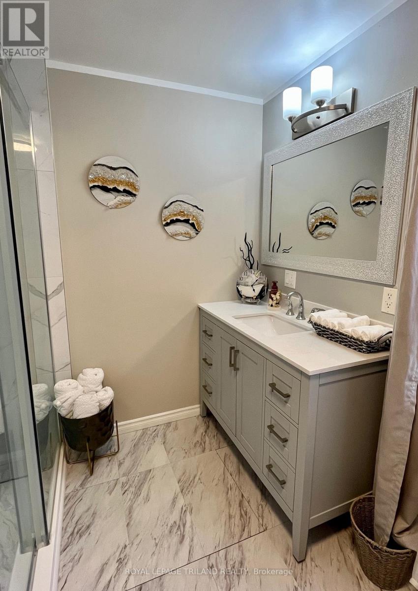 37 Broadway Street, Newbury, Ontario  N0L 1Z0 - Photo 18 - X12906064