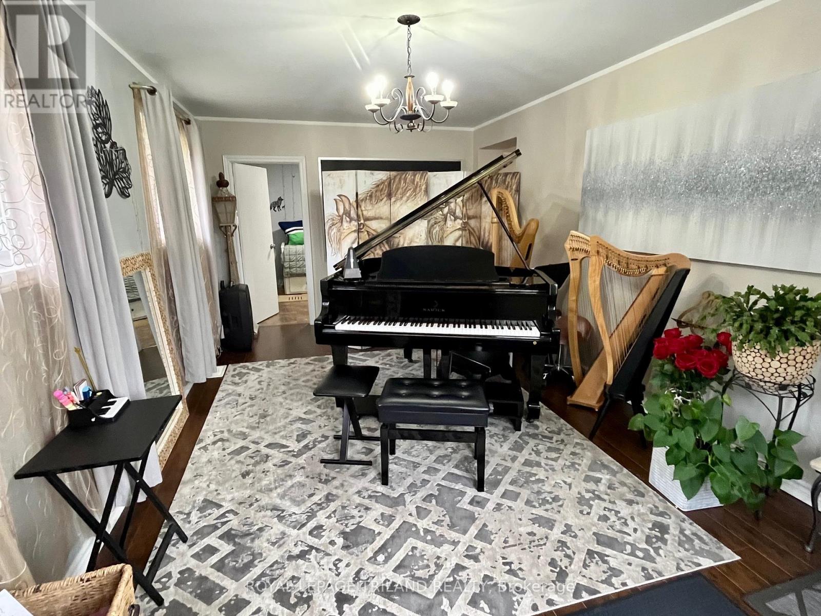 37 Broadway Street, Newbury, Ontario  N0L 1Z0 - Photo 19 - X12906064