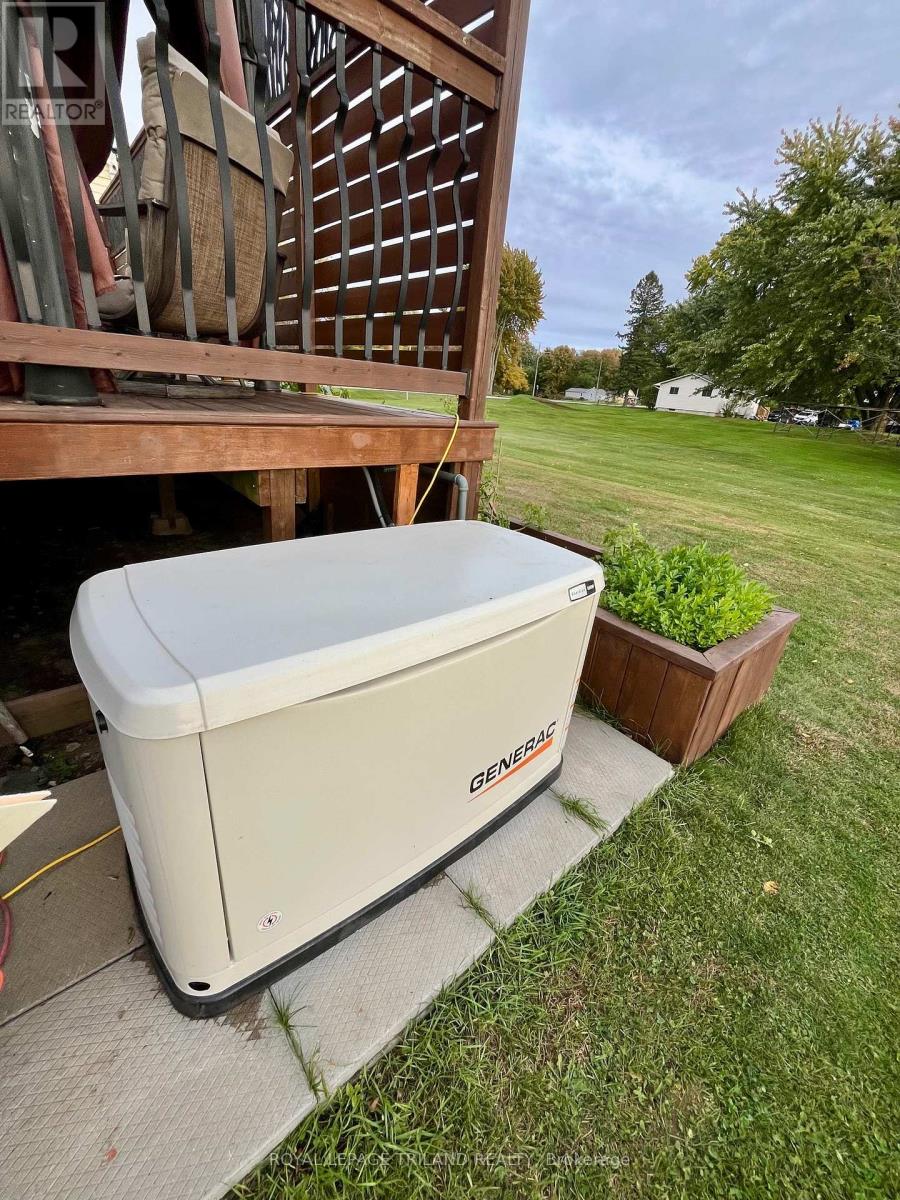 37 Broadway Street, Newbury, Ontario  N0L 1Z0 - Photo 30 - X12906064