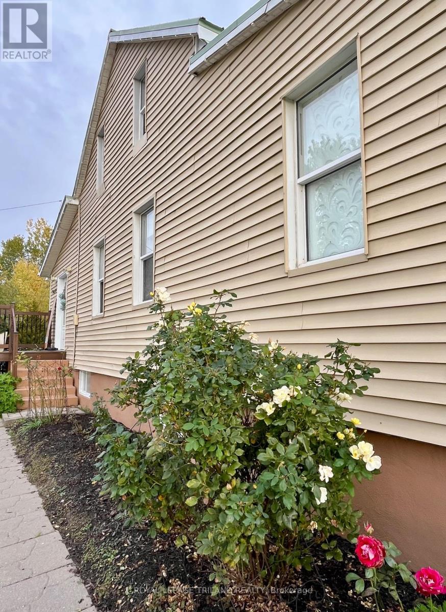 37 Broadway Street, Newbury, Ontario  N0L 1Z0 - Photo 33 - X12906064