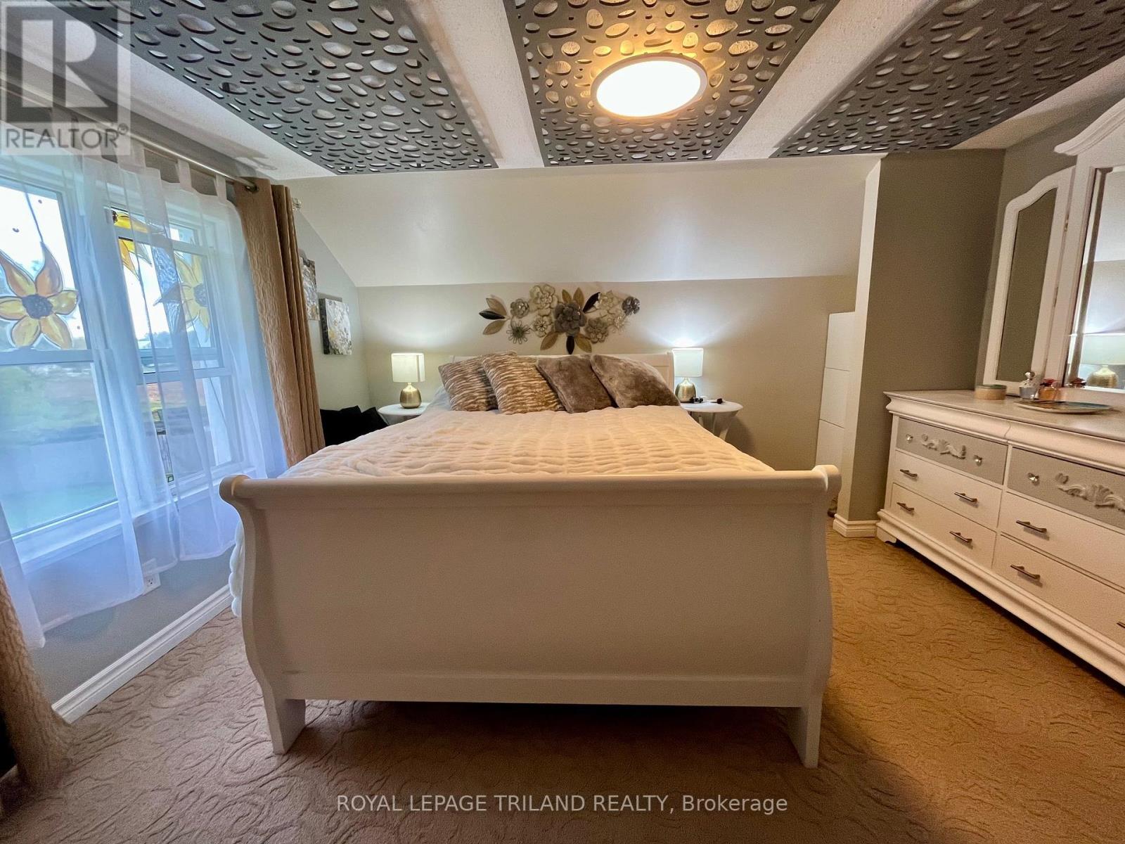 37 Broadway Street, Newbury, Ontario  N0L 1Z0 - Photo 37 - X12906064