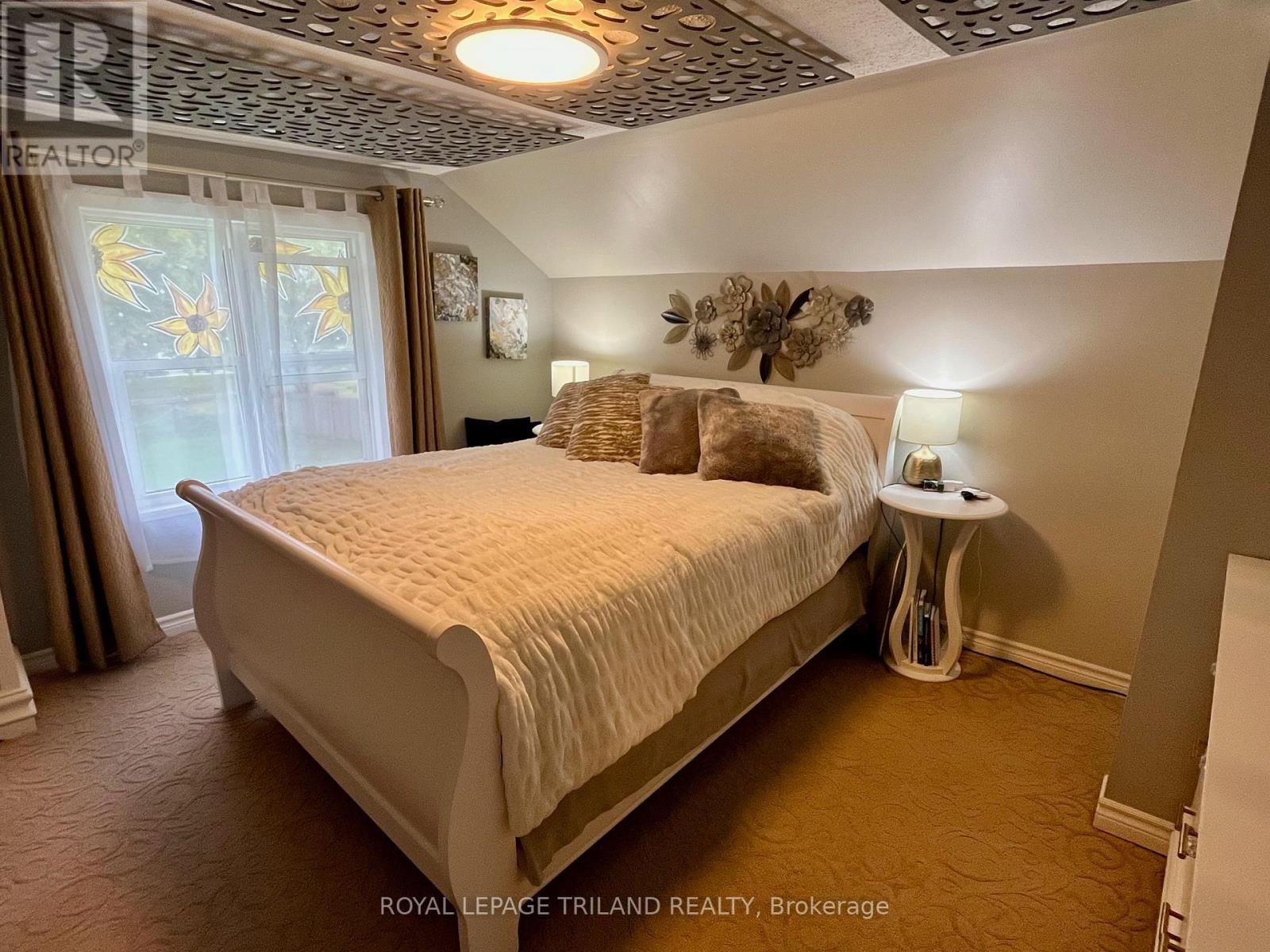 37 Broadway Street, Newbury, Ontario  N0L 1Z0 - Photo 38 - X12906064