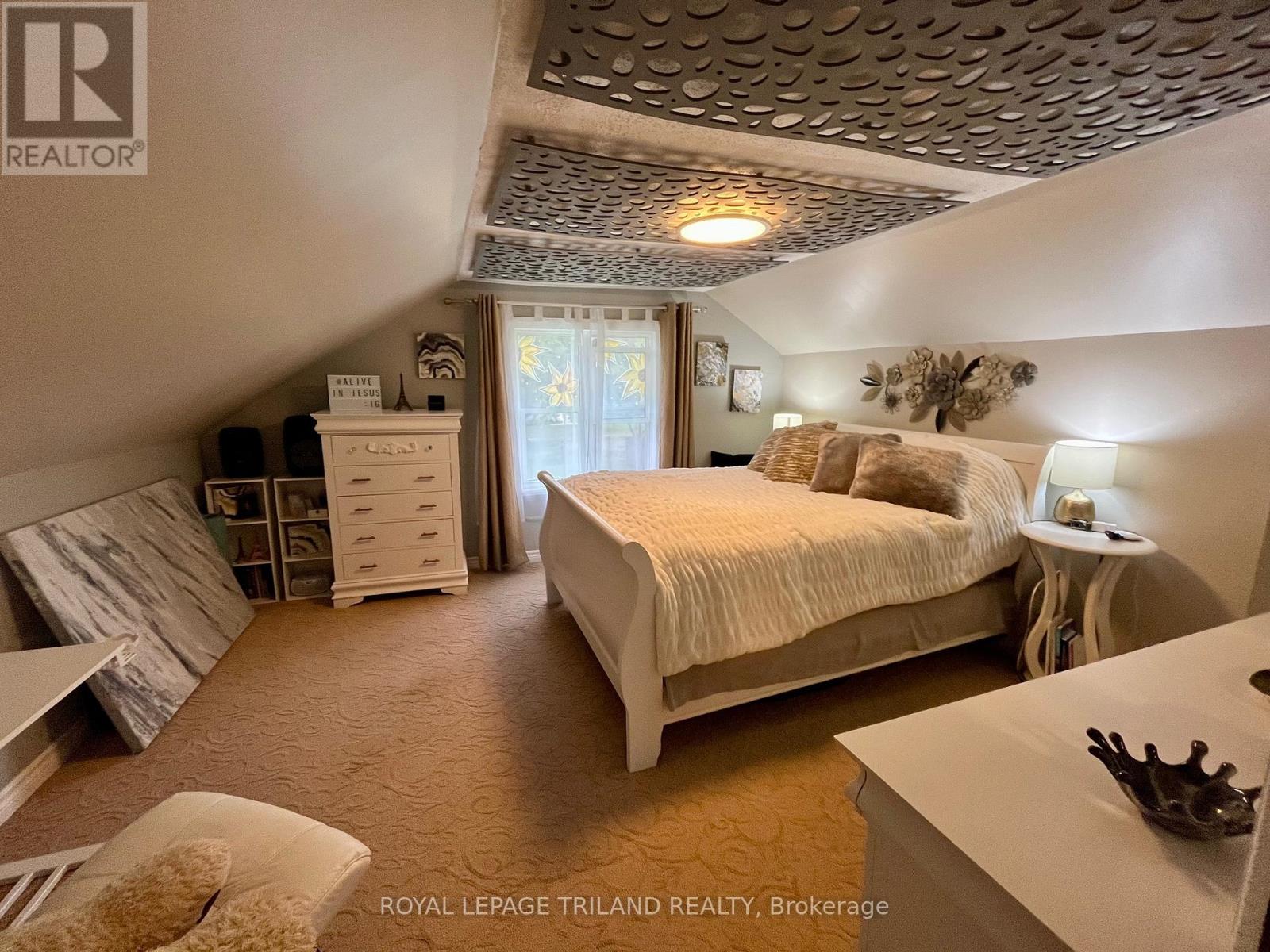 37 Broadway Street, Newbury, Ontario  N0L 1Z0 - Photo 39 - X12906064